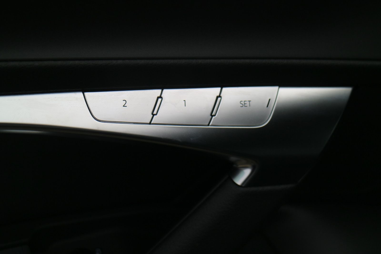 Audi A6 Avant 45 TFSI quattro S line-Pano-AHK-ACC