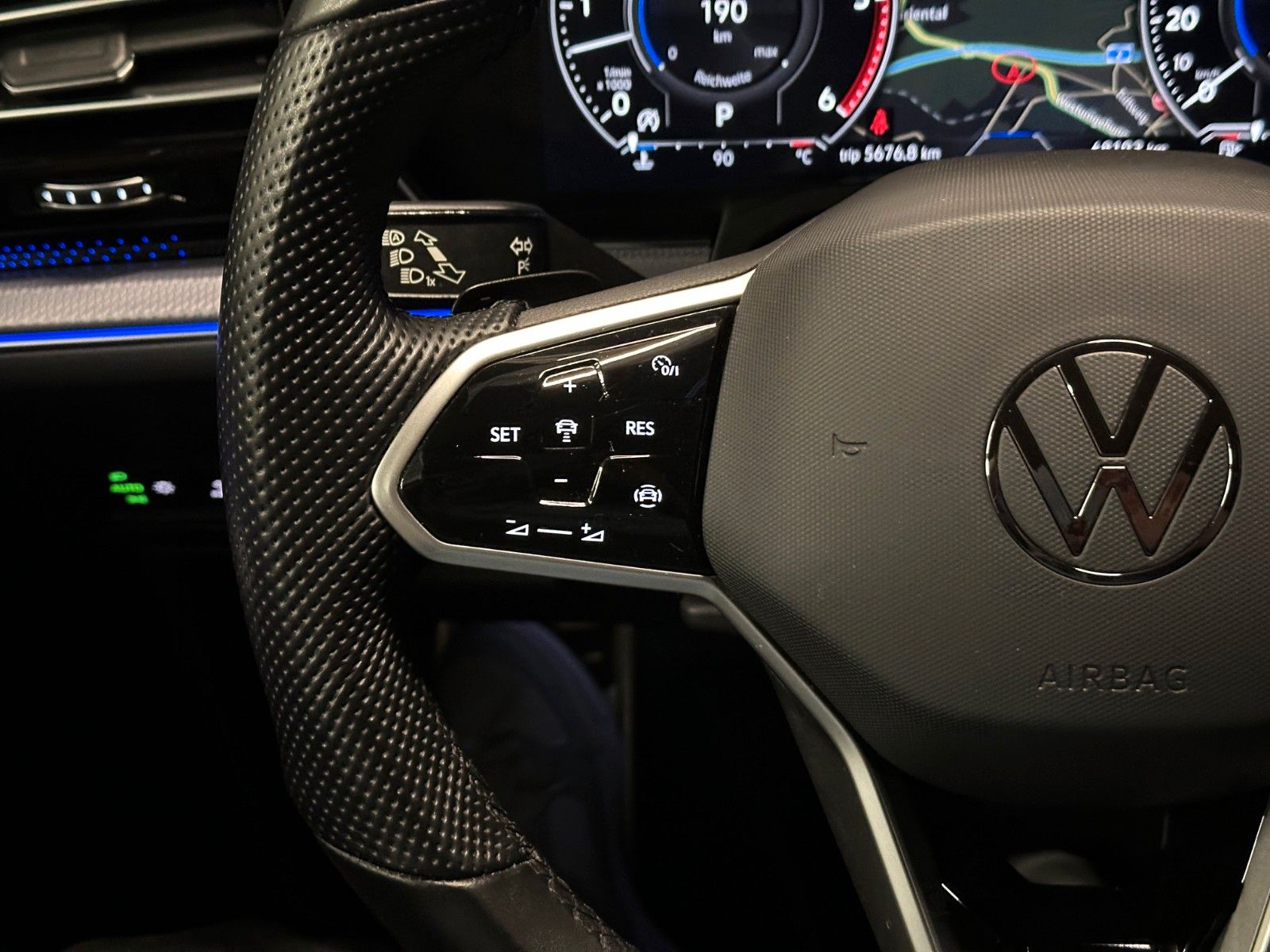 Volkswagen Touareg R-Line - Samsaru's Car Outlet