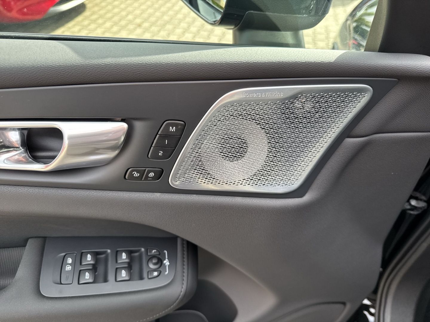 Volvo XC60 Ultra Black Edition Recharge Plug-In Hybrid