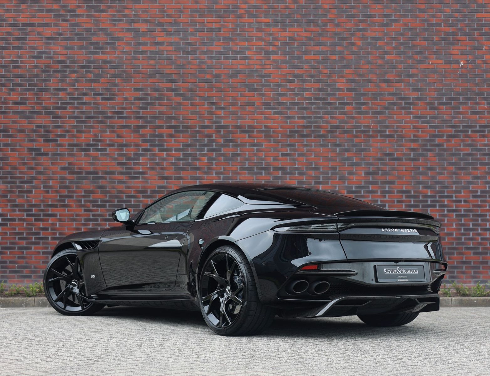 Aston Martin DBS Superleggera 5.2 V12 | B&O - Carbon