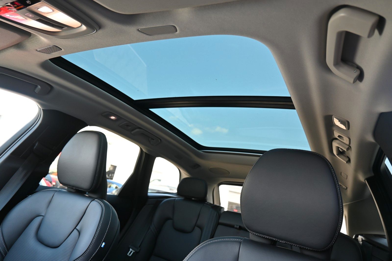 Volvo XC60 T6 AWD RC Plus Bright*PANO*360*Luft*H&K*ACC