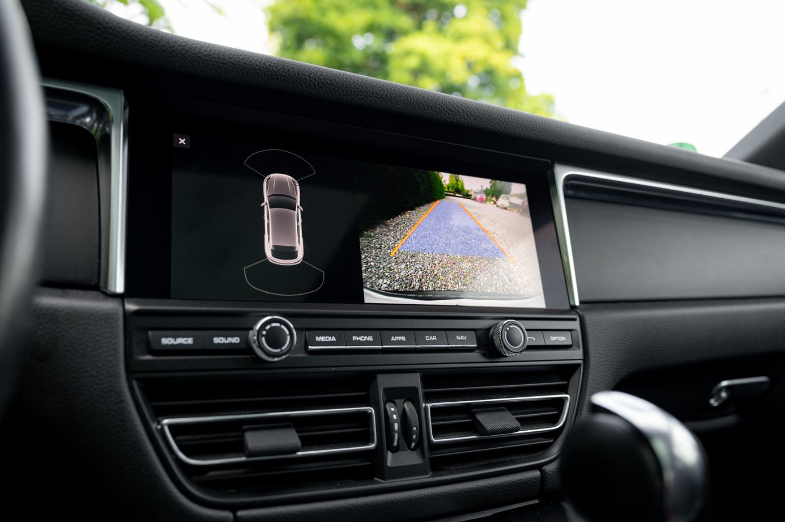 Porsche Macan 245PS - Samsaru's Car Outlet