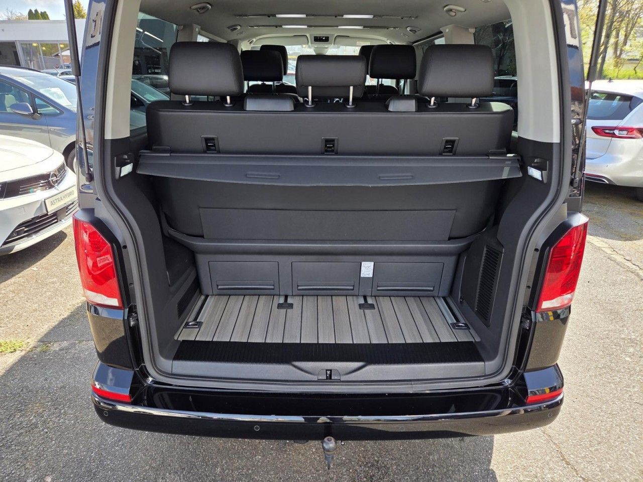 Volkswagen T6.1 TDI Multivan Comfortline - Samsaru's Car Outlet