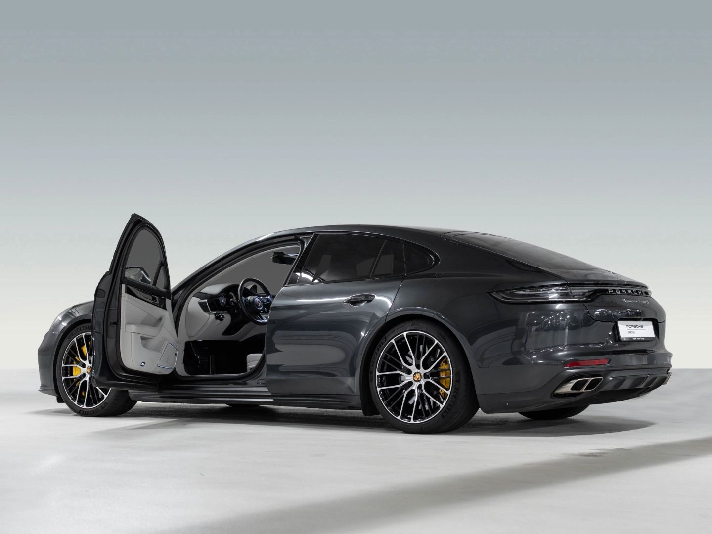 Porsche Panamera Turbo S Sport Chrono InnoDrive AHK BOSE