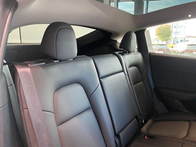 Tesla Model Y AWD Long Range Dual Motor Enh.Autopilot