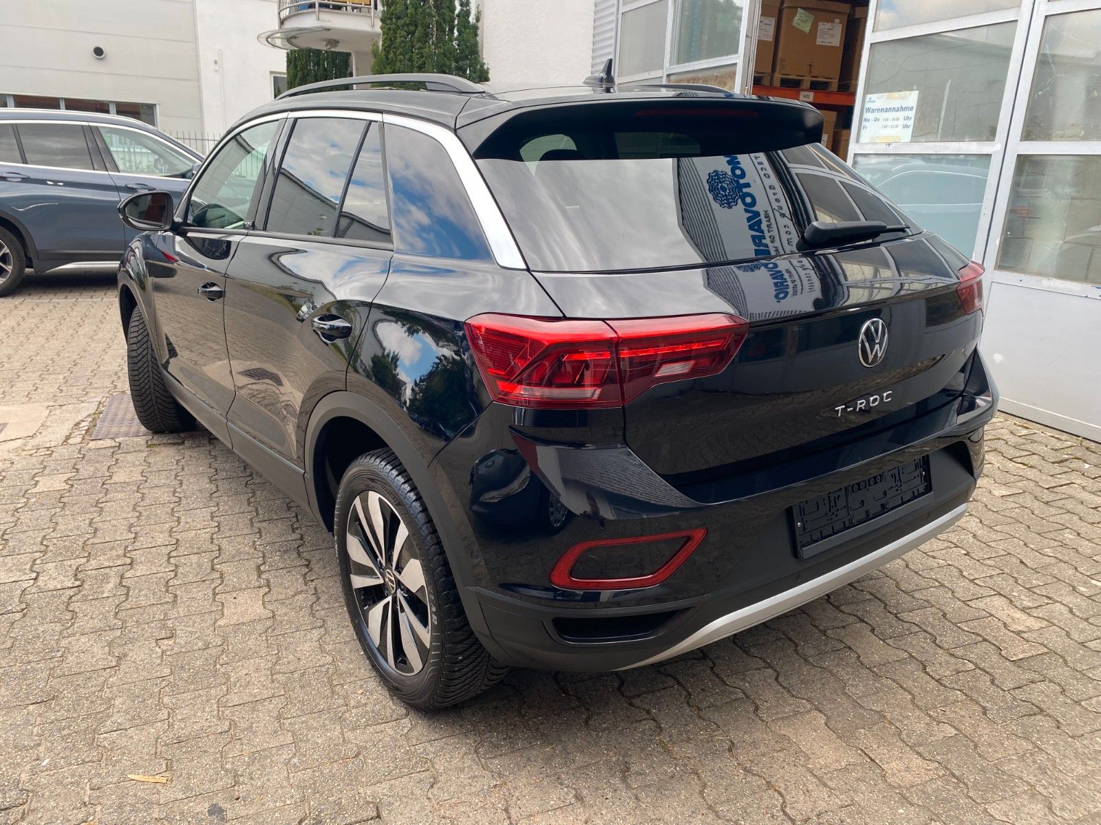 Volkswagen T-Roc Move - Samsaru's Car Outlet