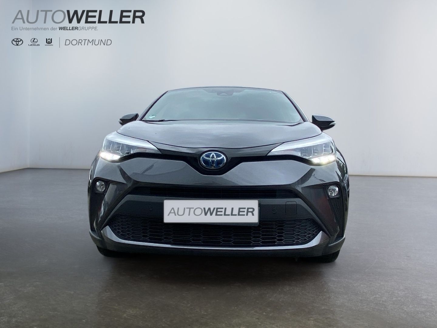 Toyota C-HR 2.0 Hybrid Team - Samsaru's Car Outlet