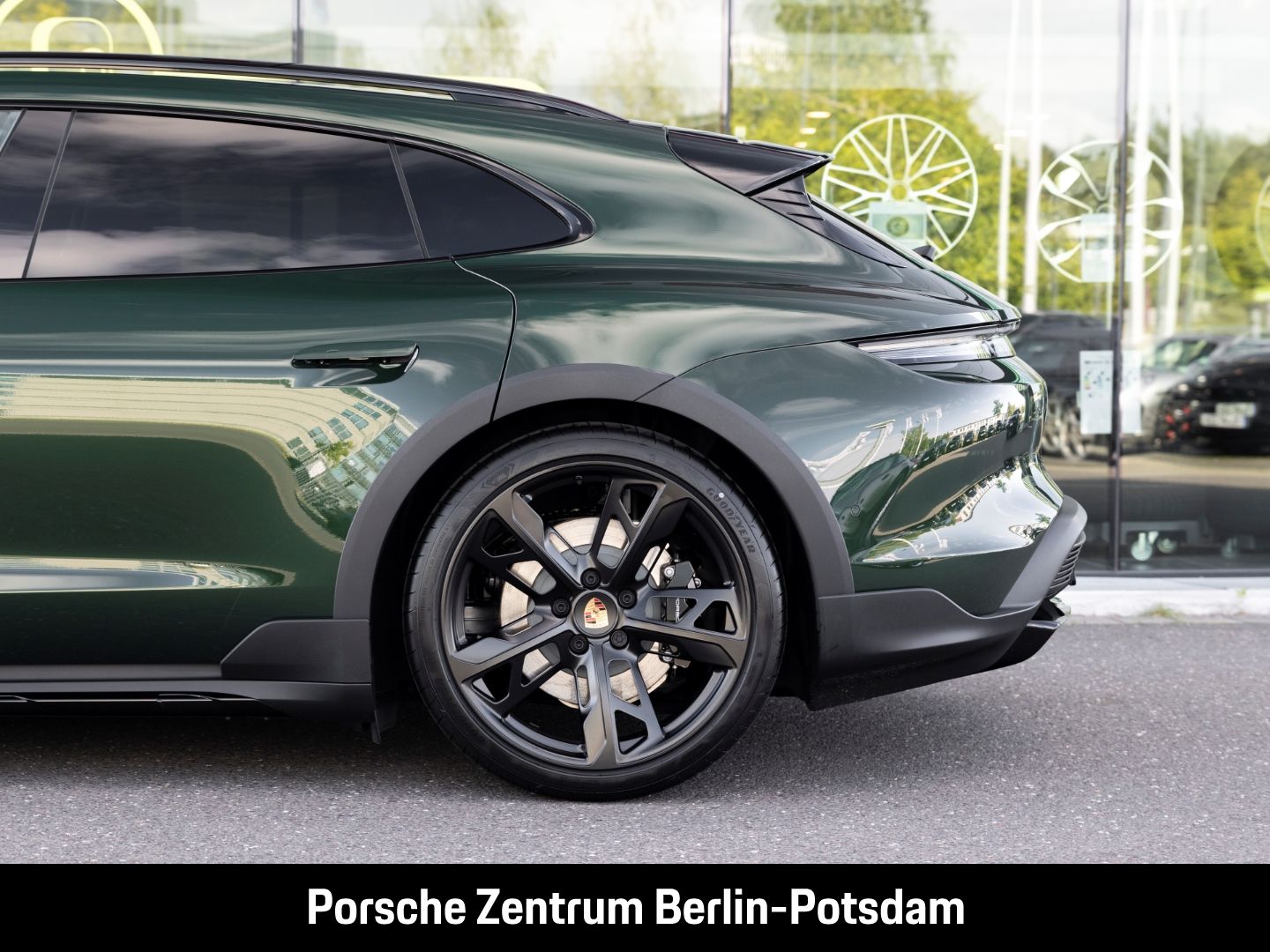 Porsche Taycan 4S Cross Turismo Soft-Close HD-Matrix