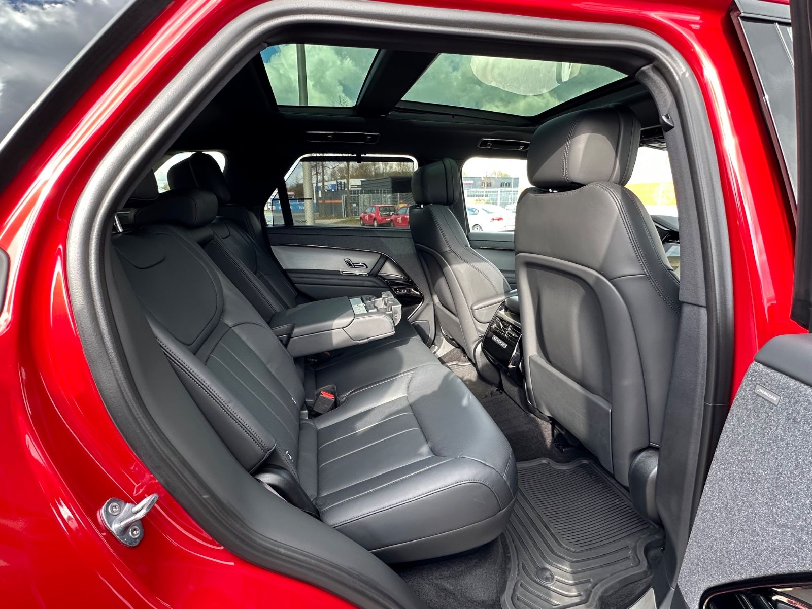 Range Rover Sport Dynamic SE Hybrid - Samsaru's Car Outlet