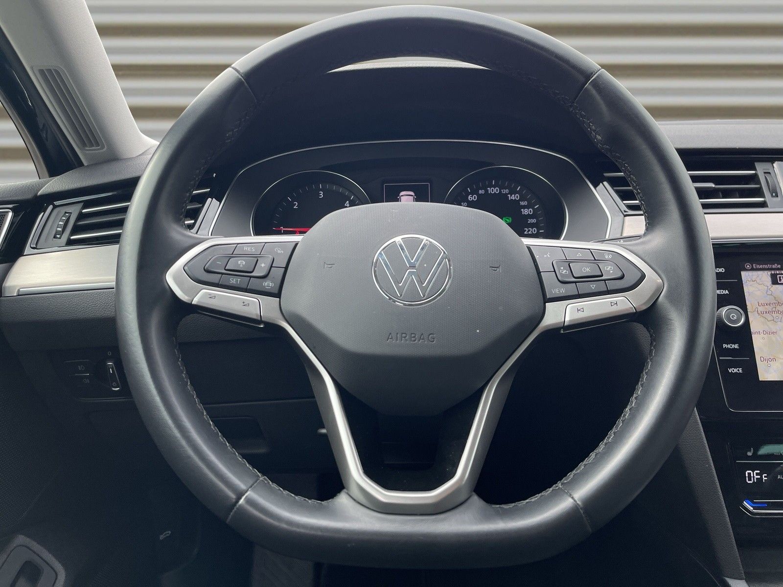 Volkswagen Passat 2.0 TDI Elegance DSG - Samsaru's Car Outlet