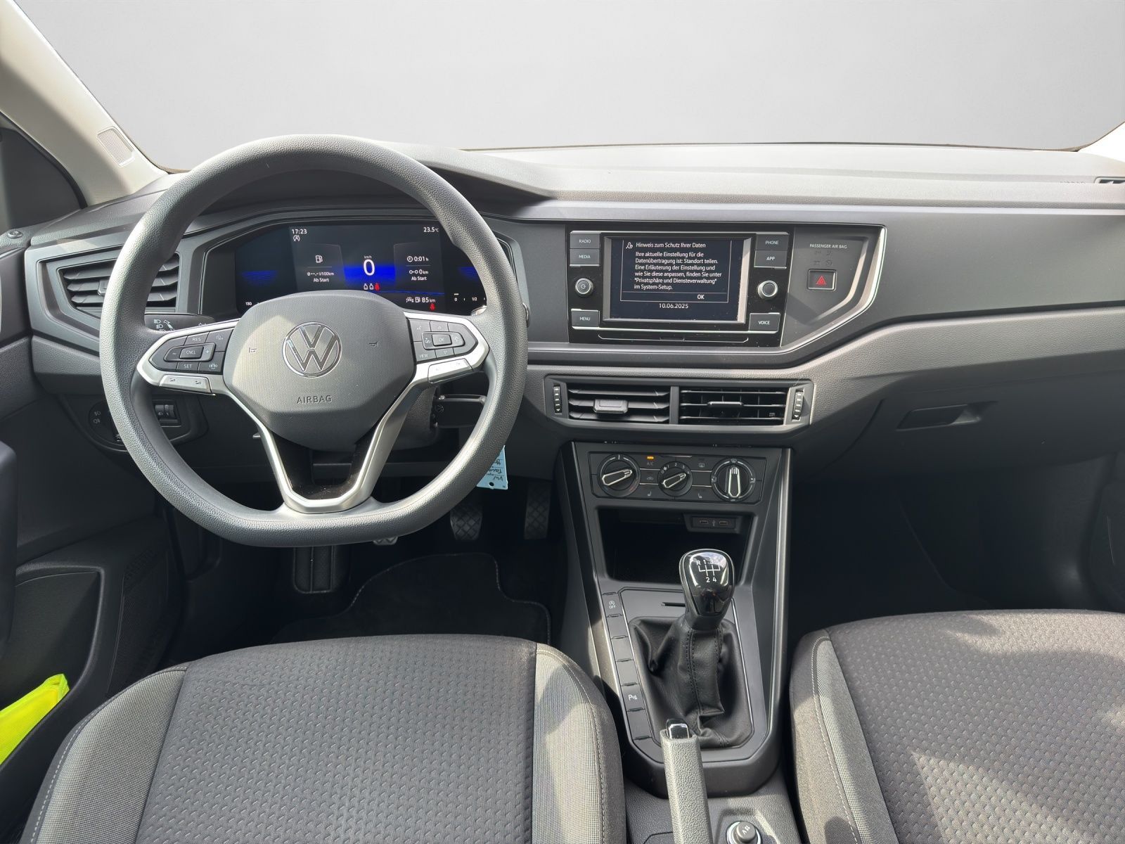Volkswagen Taigo 1.0 TSI - Samsaru's Car Outlet