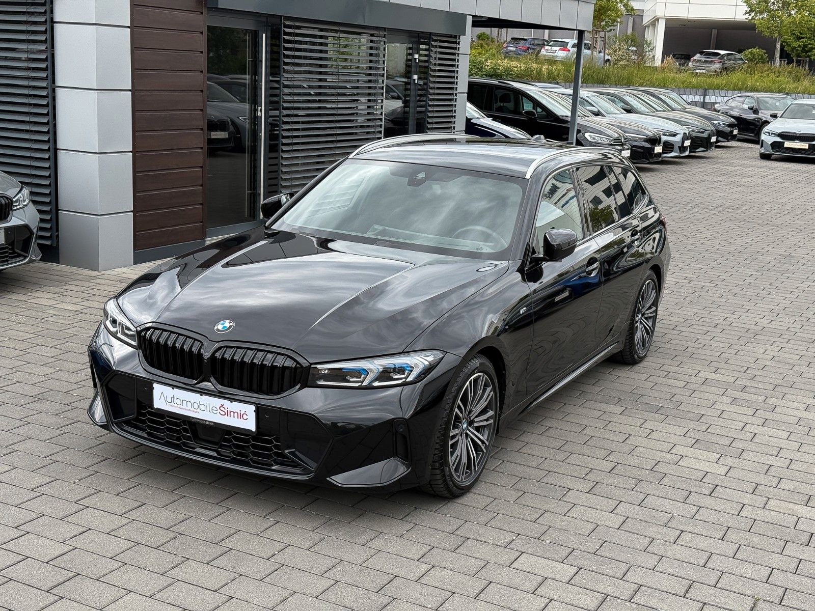 BMW 330 i M Sport - Samsaru's Car Outlet
