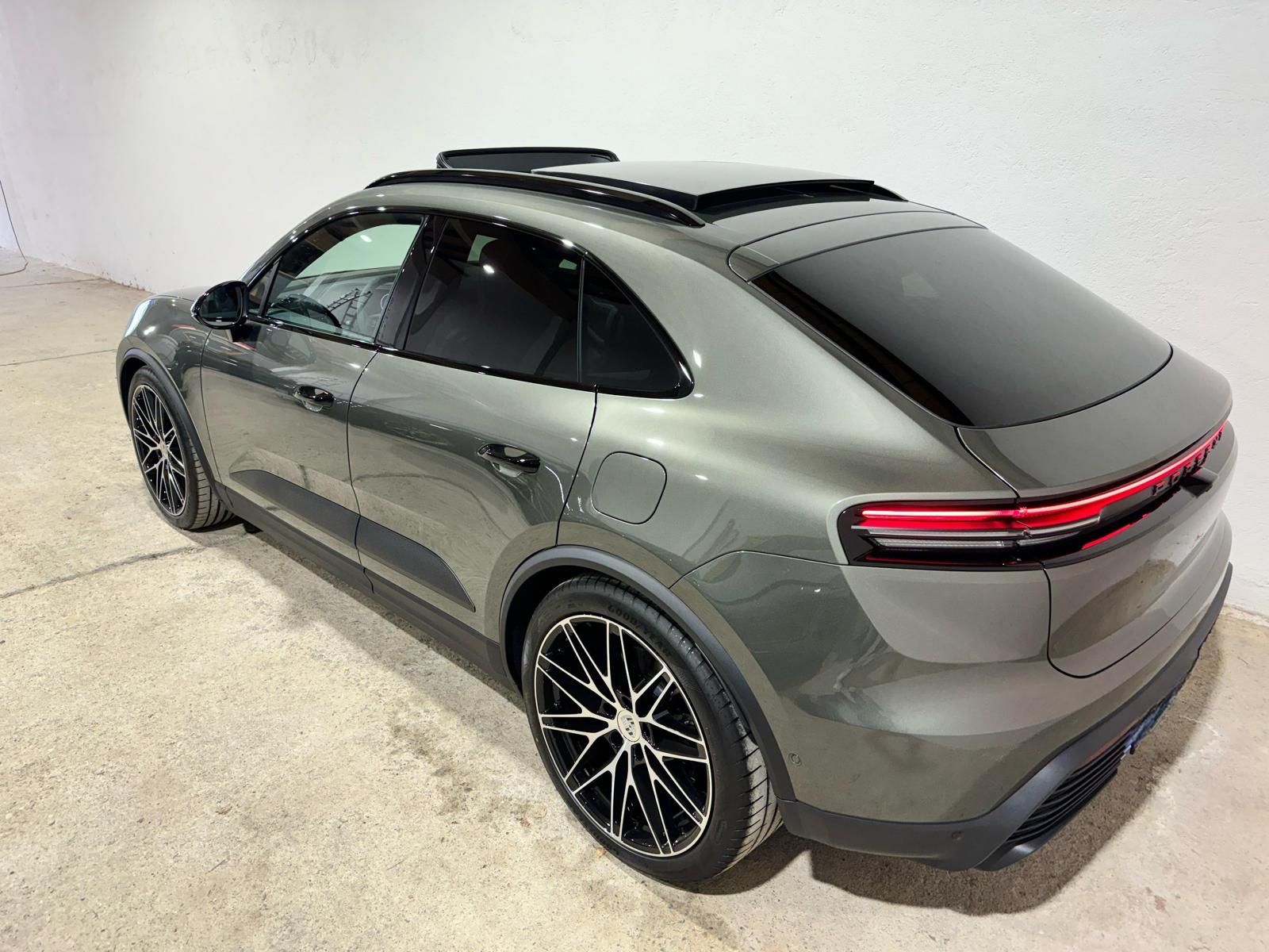 Porsche Macan Electric - Samsaru's Car Outlet