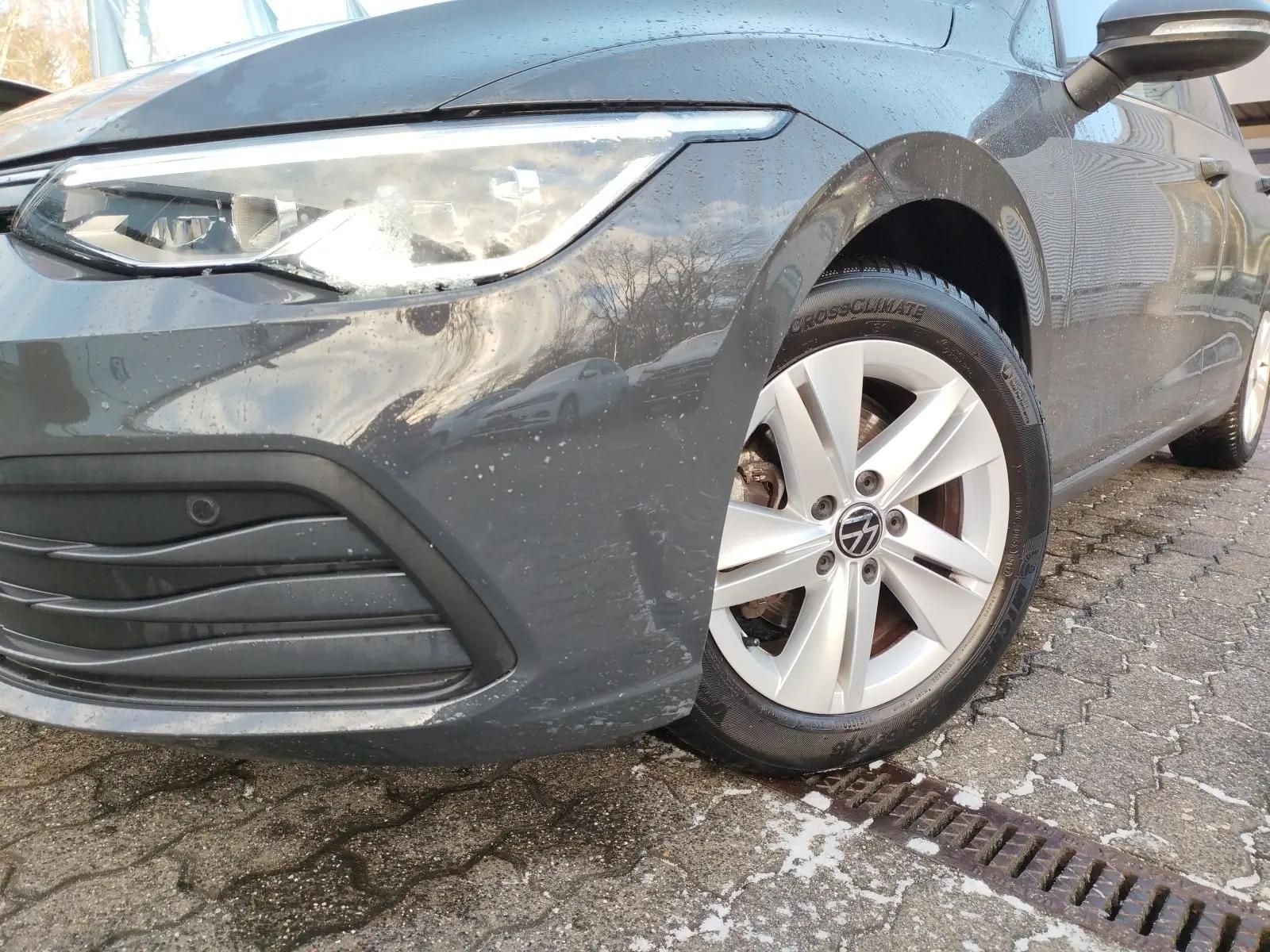Volkswagen Golf Life 1.5 TSI - Samsaru's Car Outlet