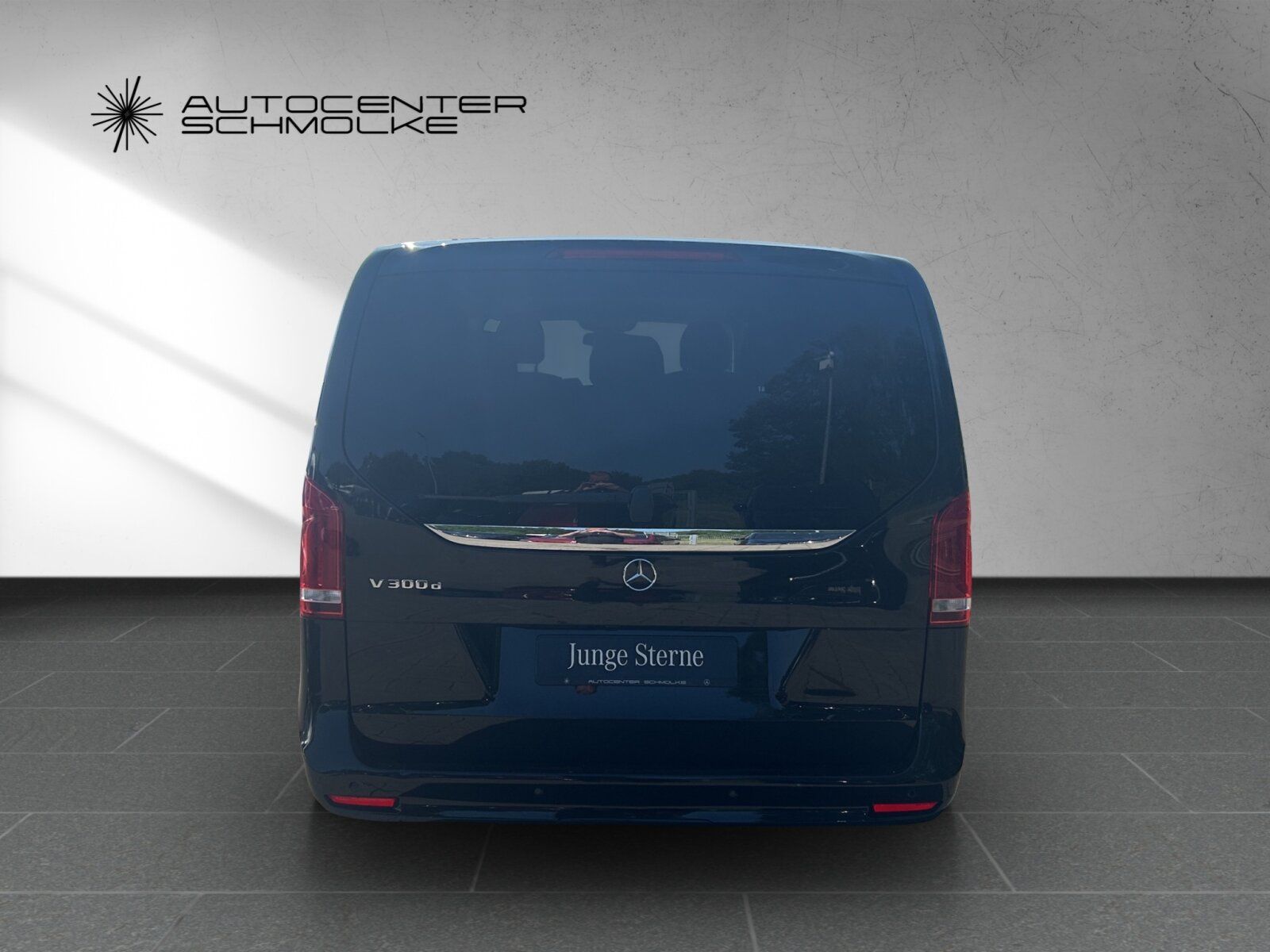 Mercedes-Benz V 300 d - Samsaru's Car Outlet
