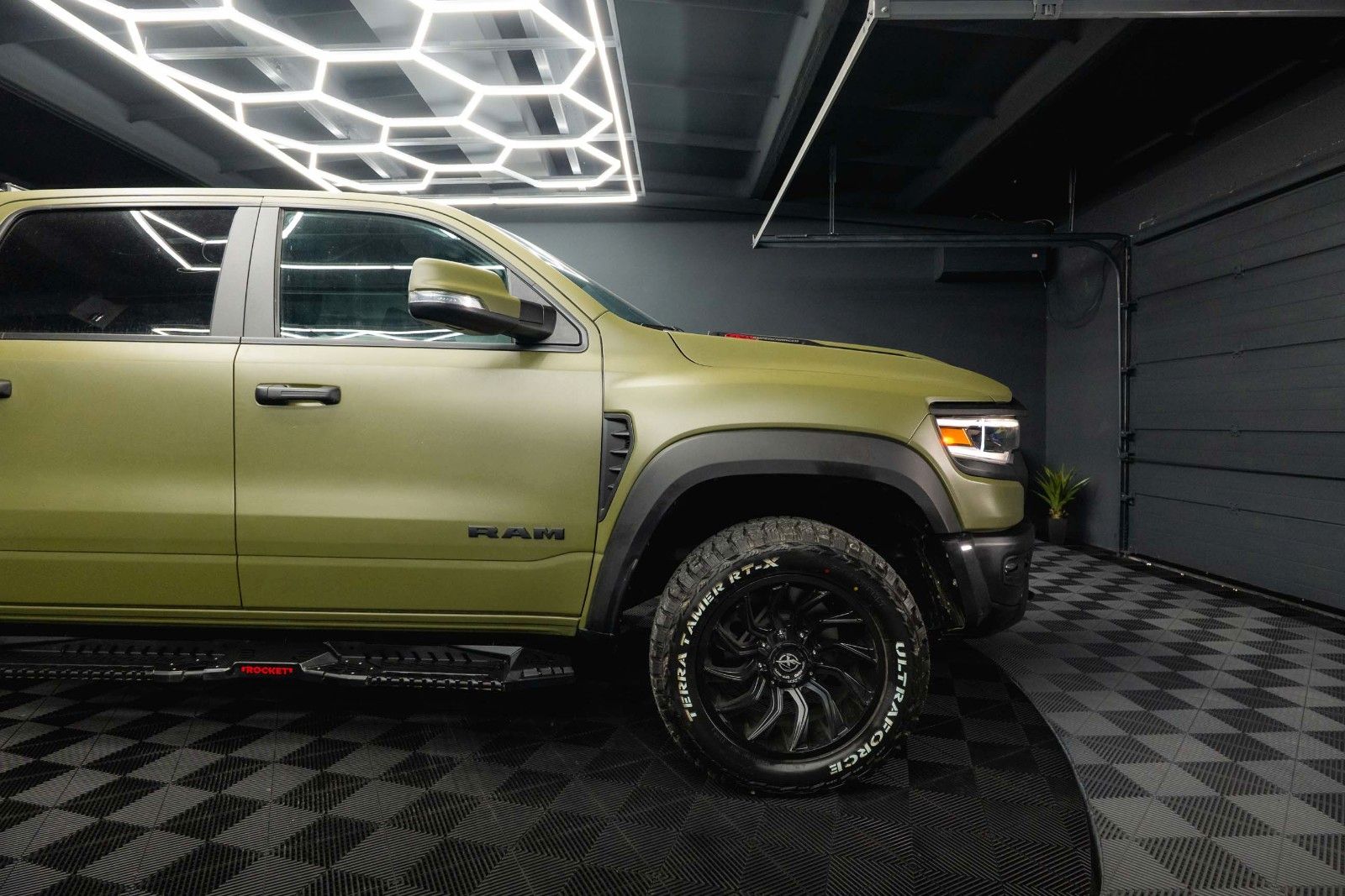 Dodge RAM 5.7 V8 HEMI 4x4 LARAMIE OFFROAD TRX Styling