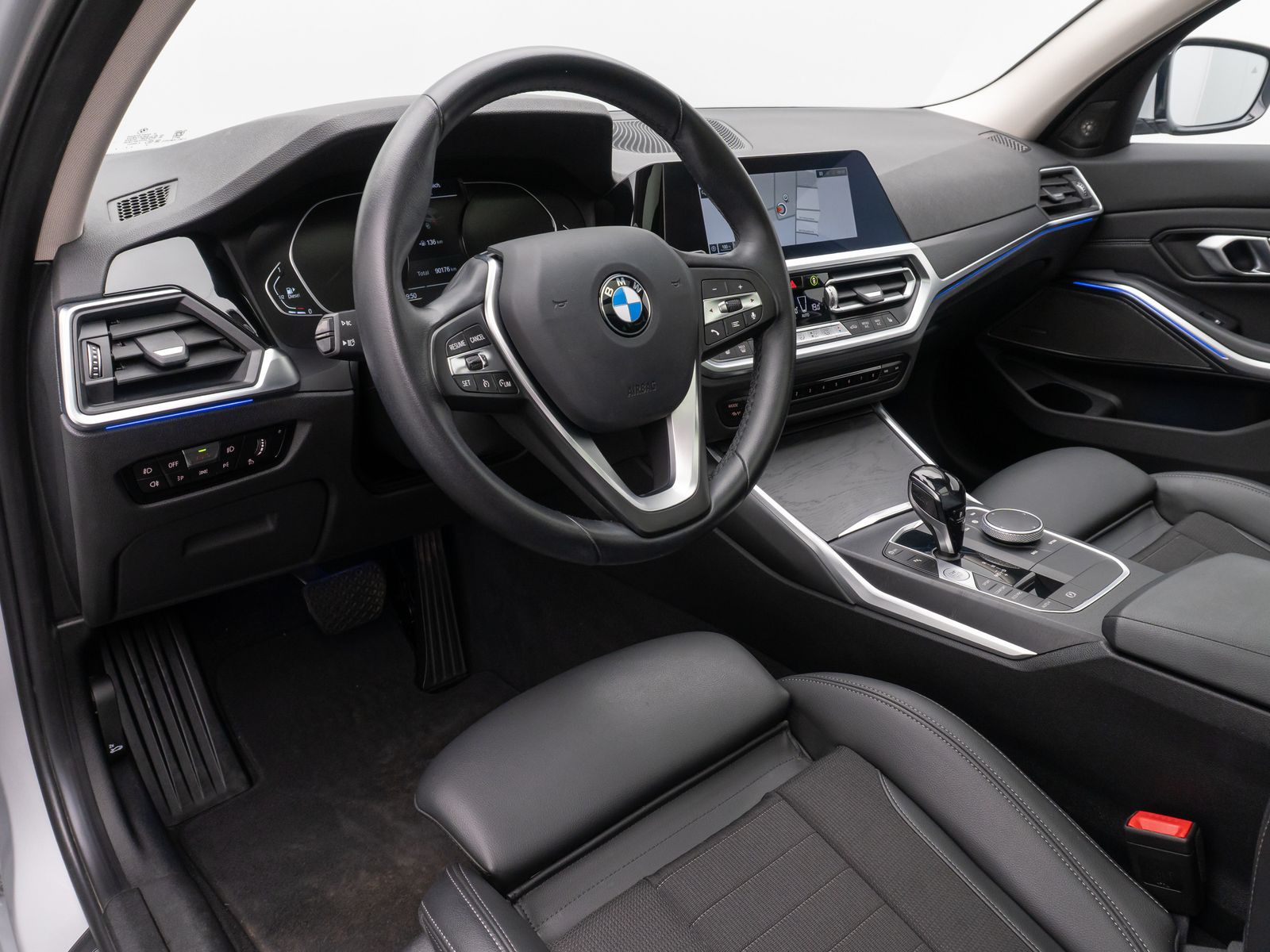 BMW 320d SportLine - Samsaru's Car Outlet