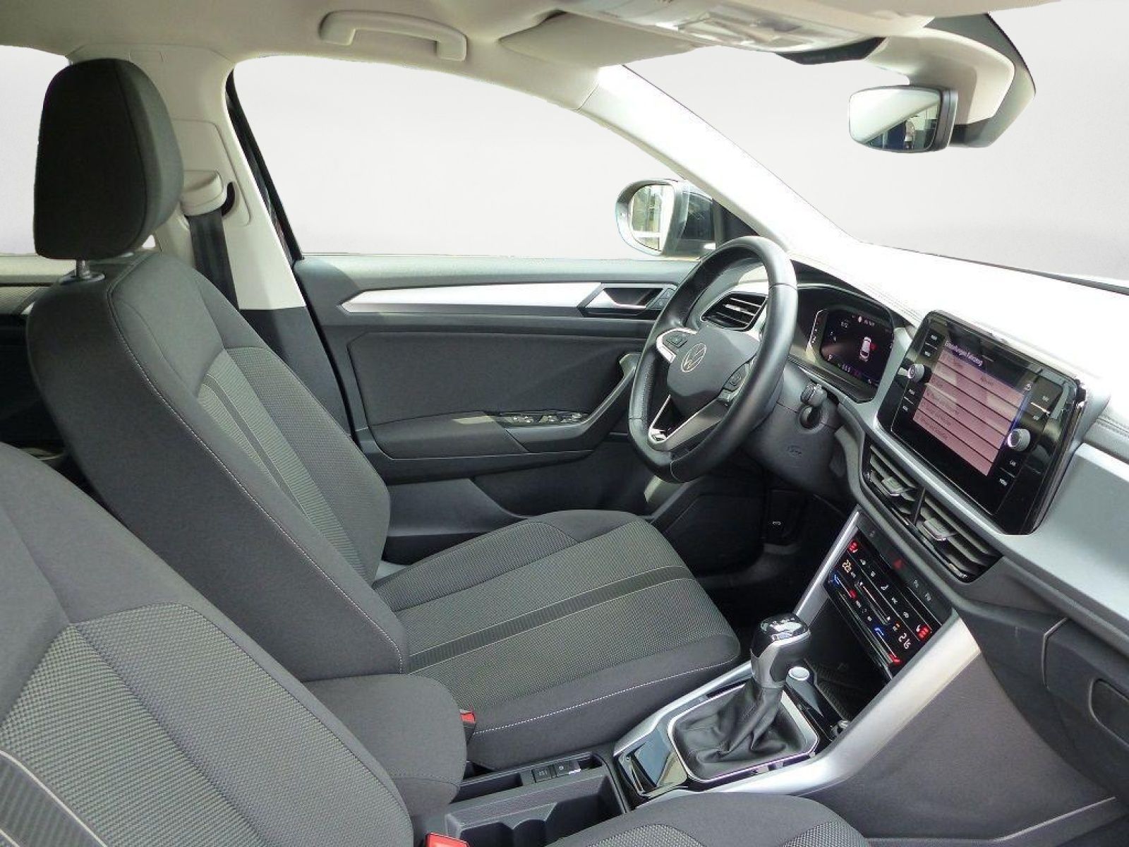 Volkswagen T-Roc 1.5 TSI DSG Life - Samsaru's Car Outlet