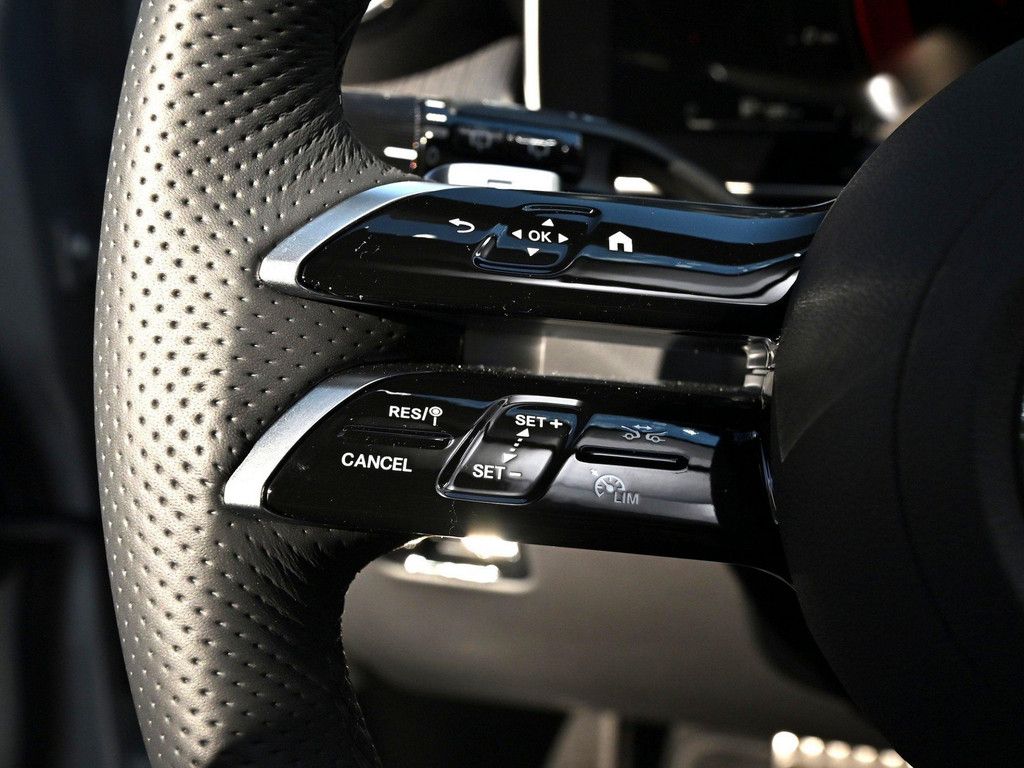 Mercedes-Benz GLC 220 d 4M AMG Line Night AHK Distr Pano Kamer
