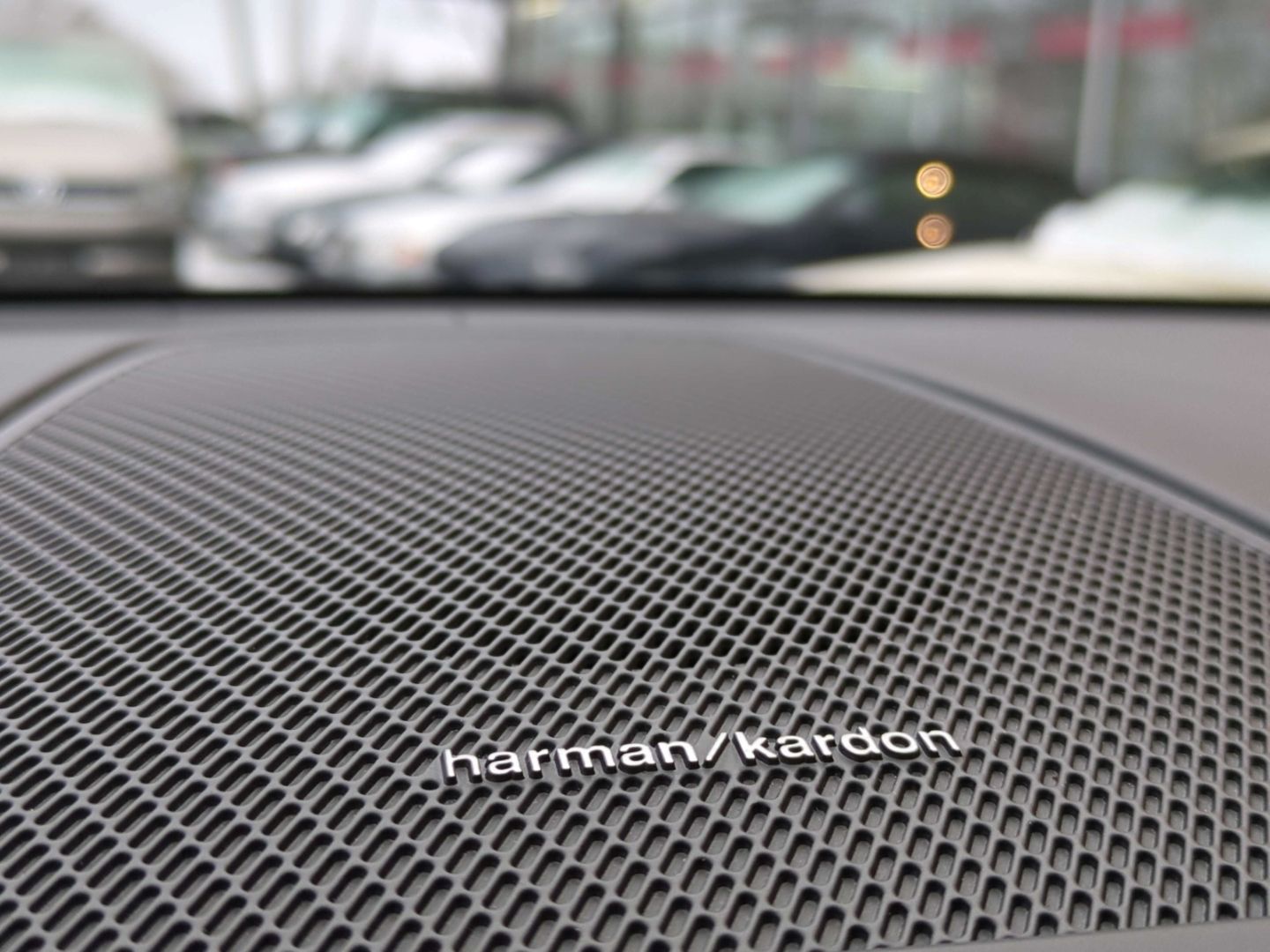 Volvo XC60 R Design Recharge Plug-In Hybrid AWD T8 Twi