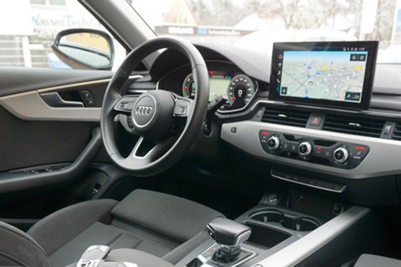 Audi A4 2.0 TDI S-tronic Black Virtual/Sportsitze/Nav