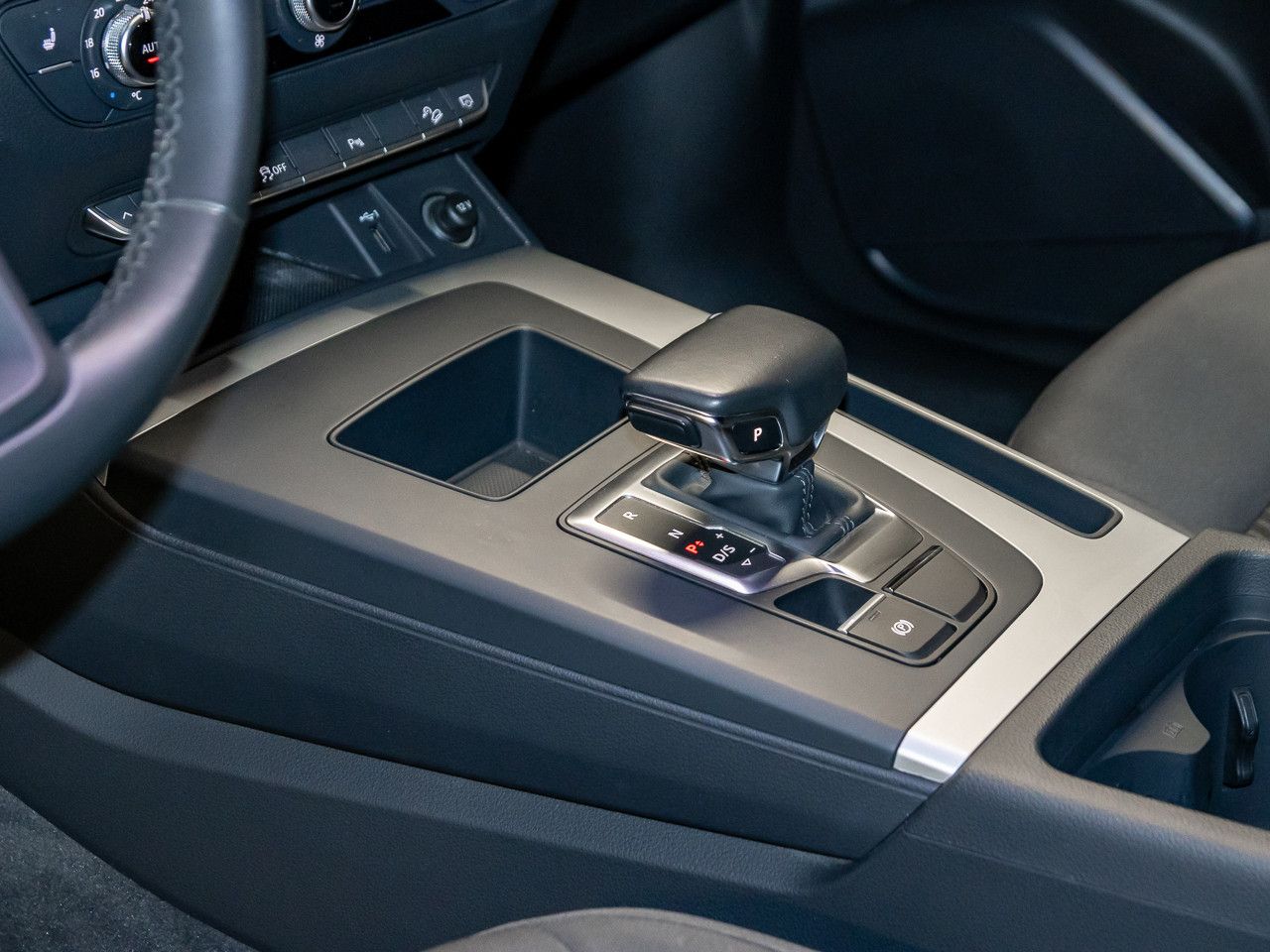 Audi Q5 40 TFSI quattro - Samsaru's Car Outlet