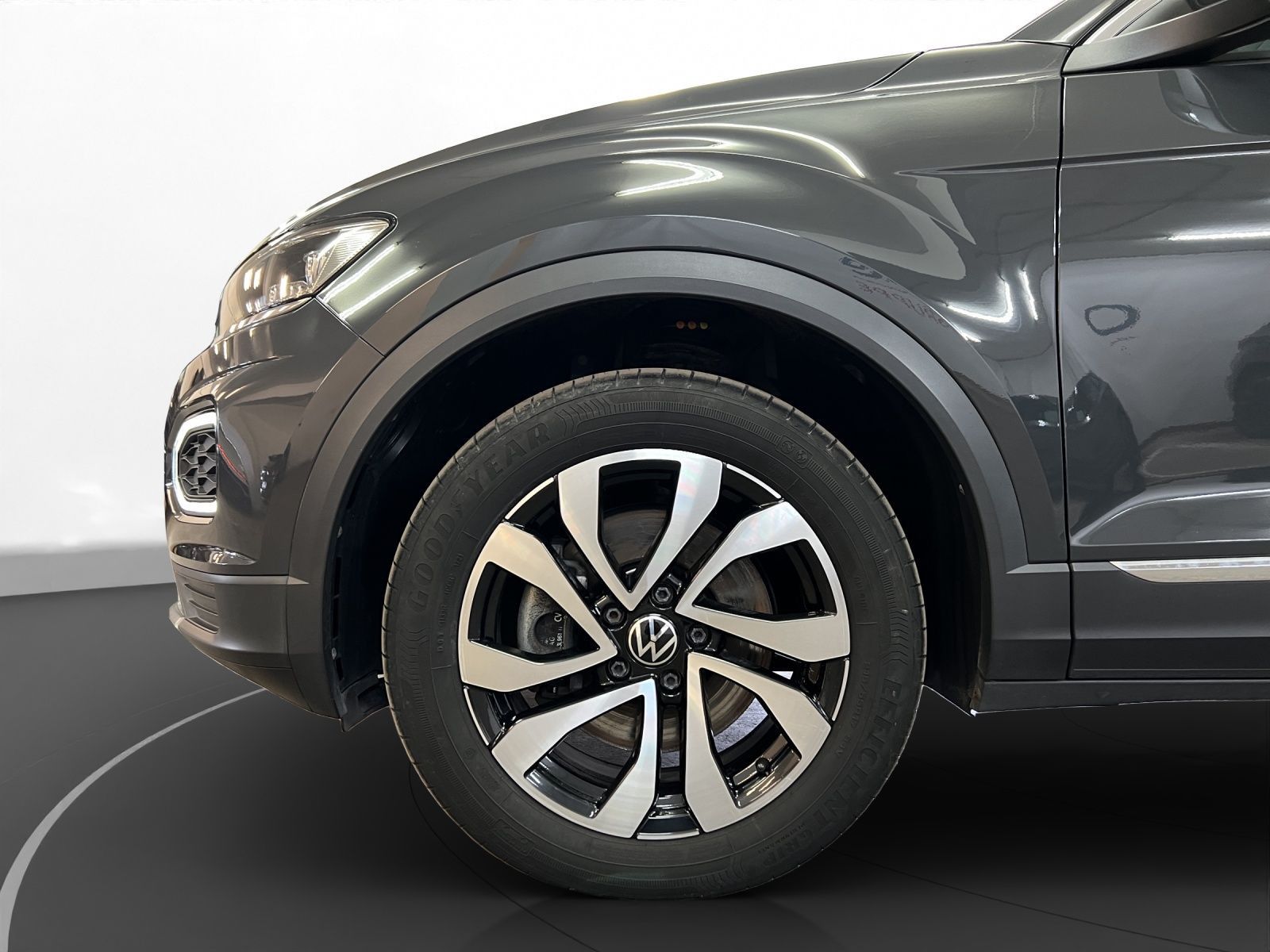 Volkswagen T-Roc 2.0 TDI Active - Samsaru's Car Outlet