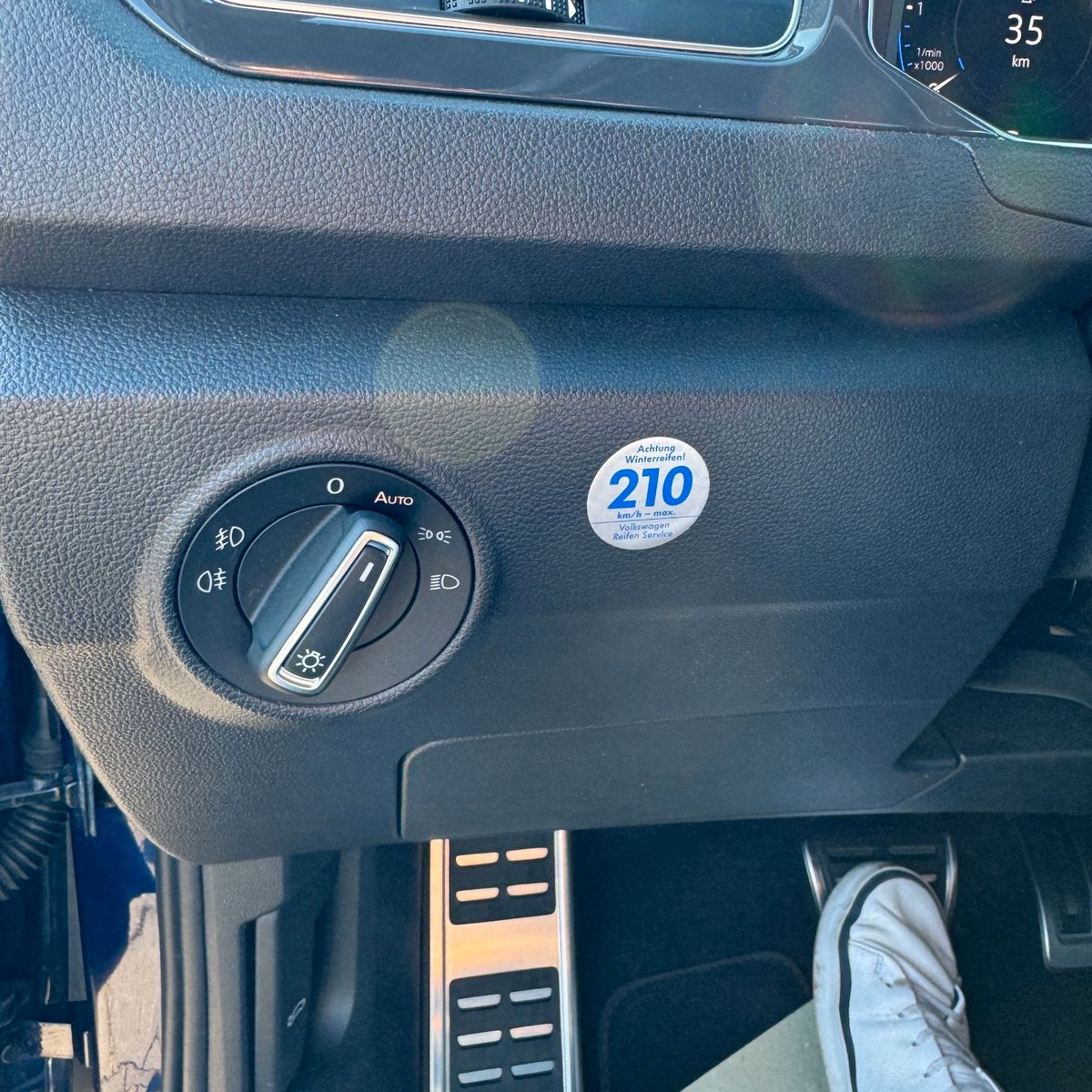 Volkswagen T-Roc Sport - Samsaru's Car Outlet
