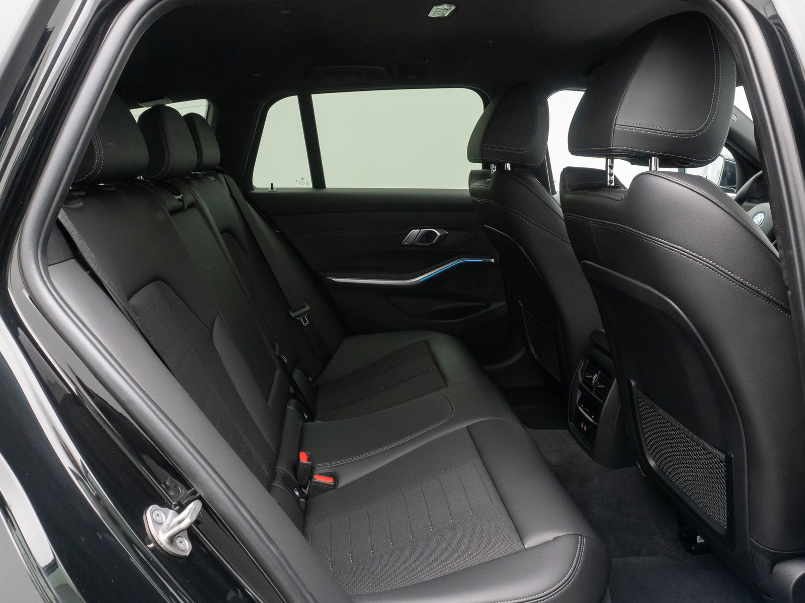 BMW 320e Sport Line - Samsaru's Car Outlet