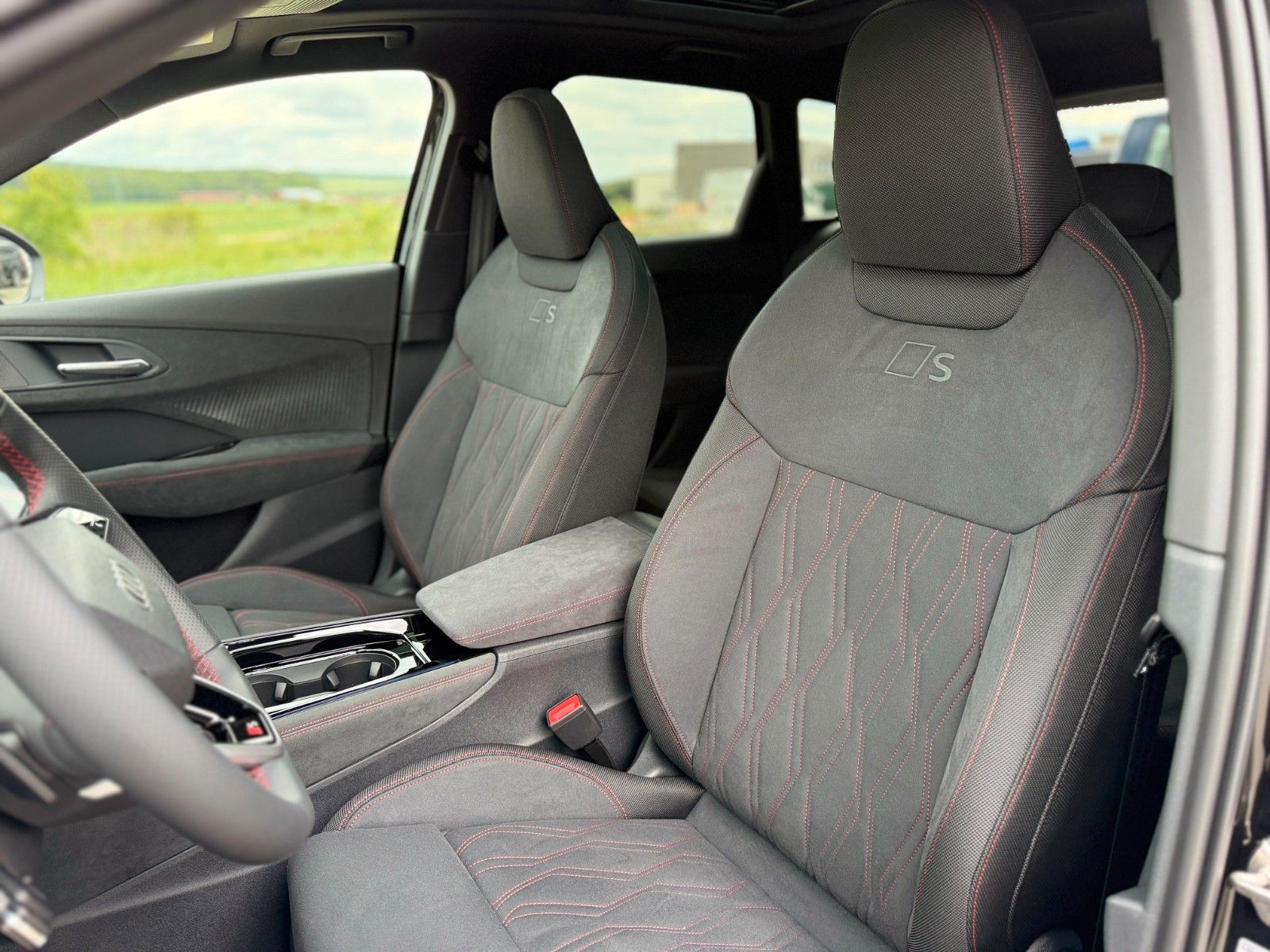 Audi Q3 TFSI S-line S tronic+AHK+PANO+SONOS+