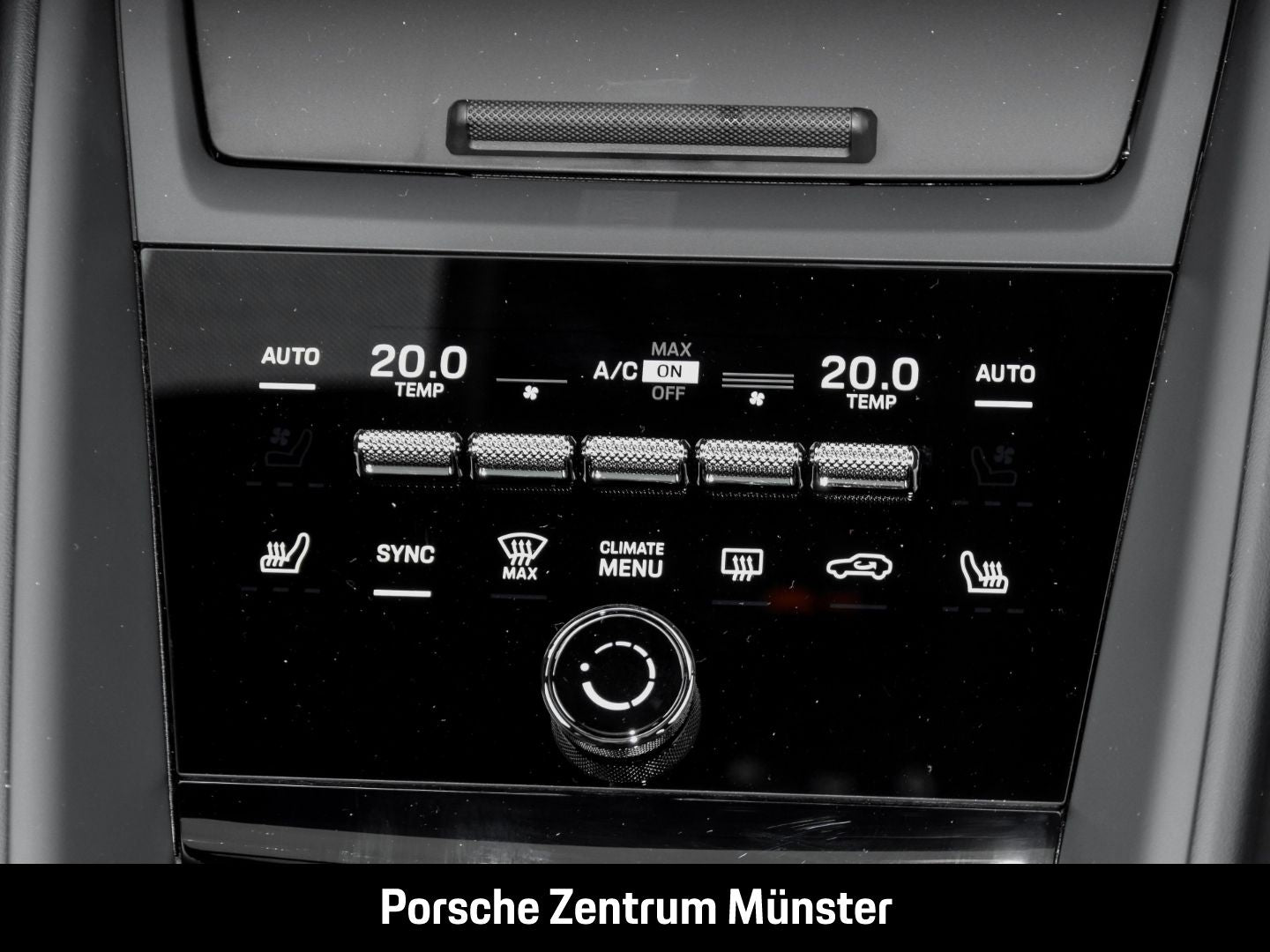 Porsche Macan 4 - Samsaru's Car Outlet