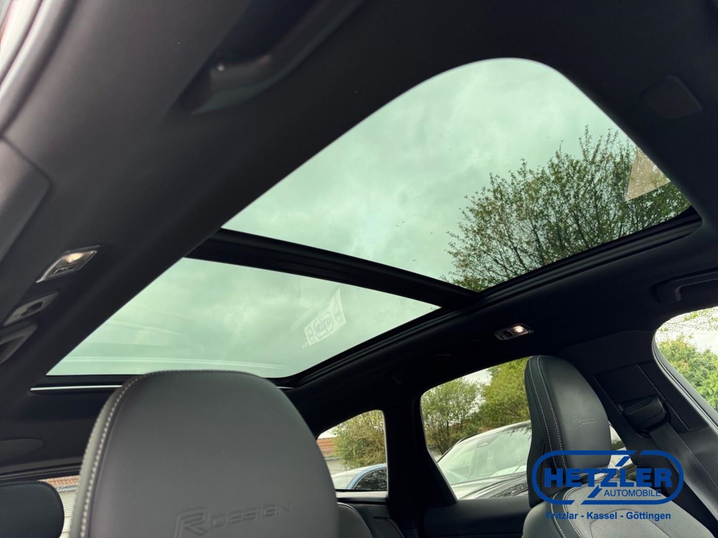 Volvo XC60 R Design Plug-In Hybrid AWD T8 Twin Engine