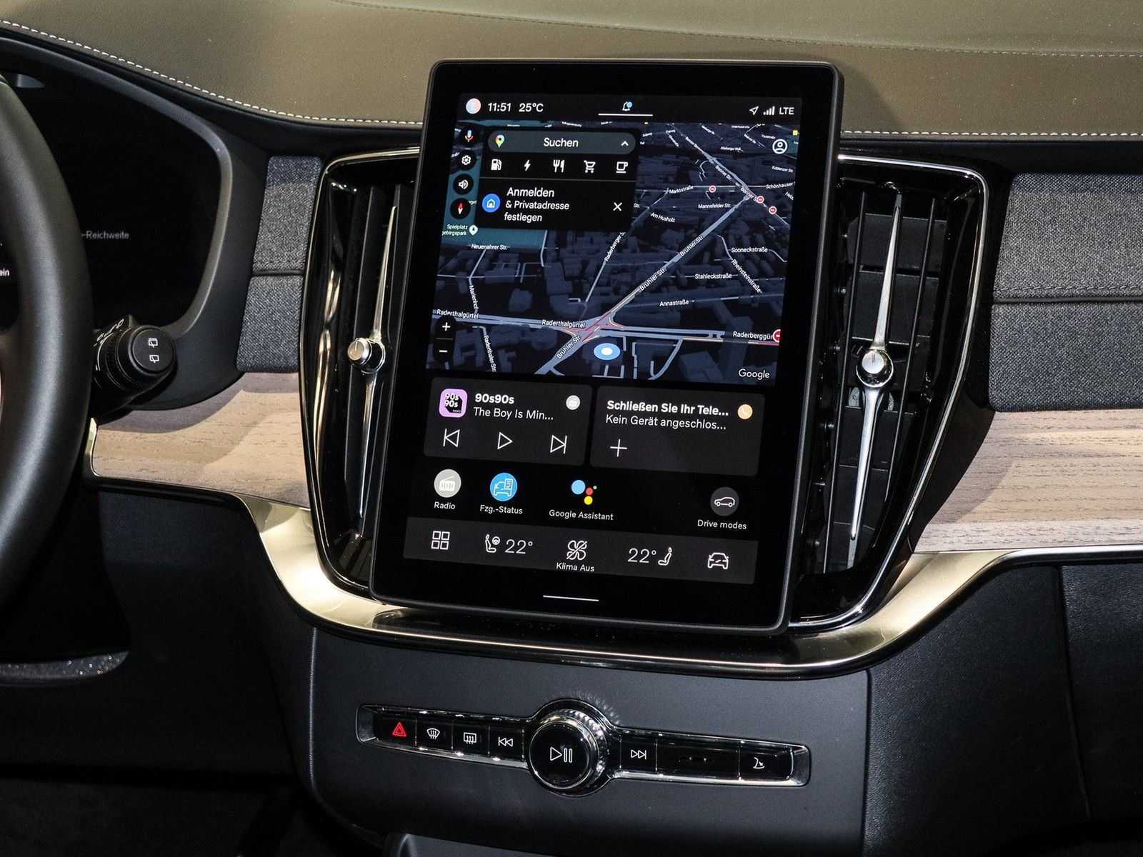 Volvo XC90 T8 AWD Recharge Reskin Plus Dark NP:95.340,