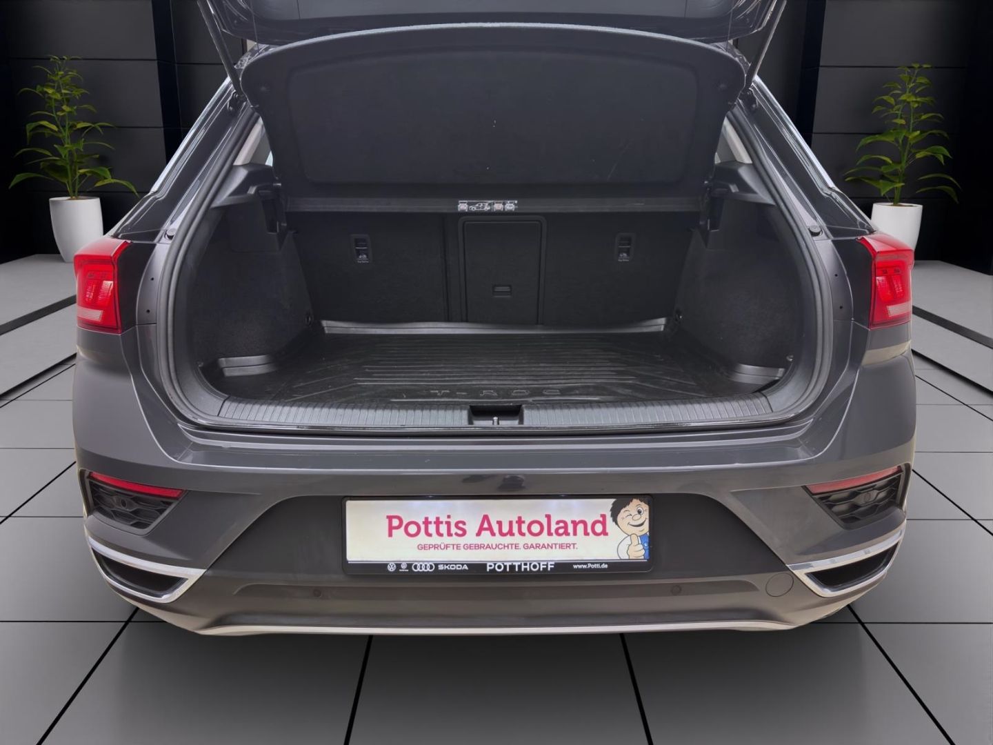 Volkswagen T-Roc 2.0 TDI DSG STYLE - Samsaru's Car Outlet