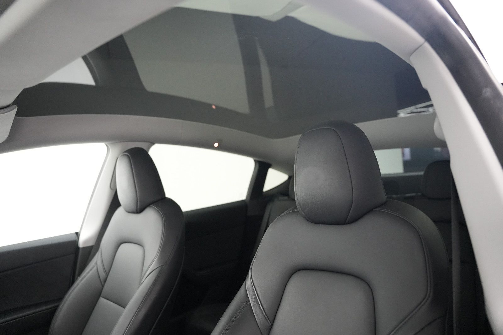 Tesla Model Y Long Range Dual*PanoramaGlasdach*Subwoof