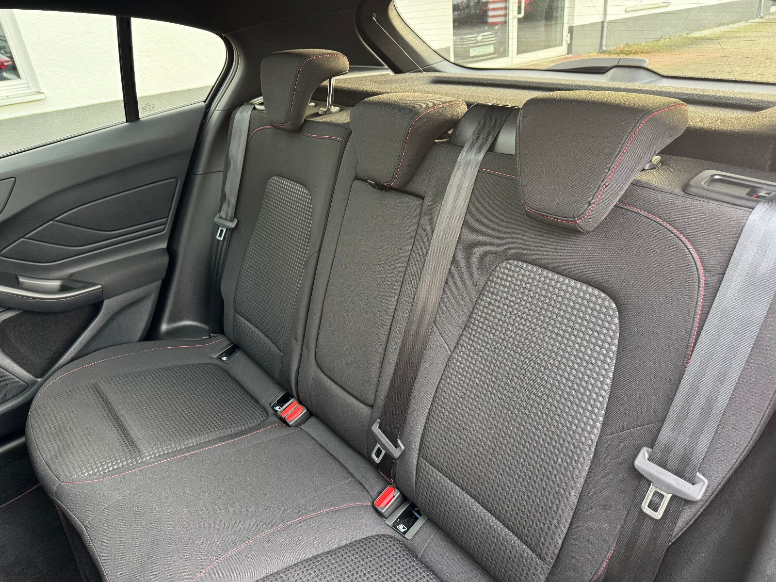 Ford Focus Aut. ST-Line X PANO/AHK/MATRIX/NAVI/KAMERA