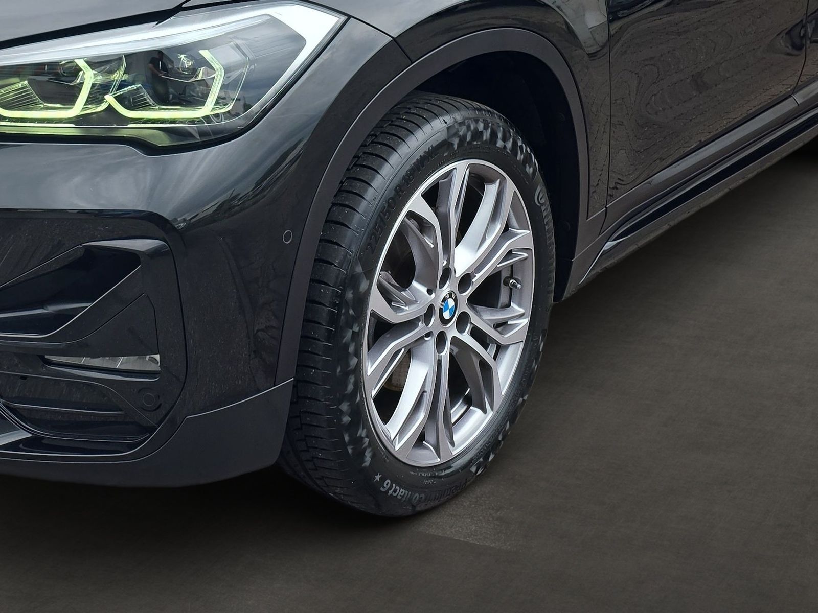 BMW X1 xDrive18d M-Le - Samsaru's Car Outlet