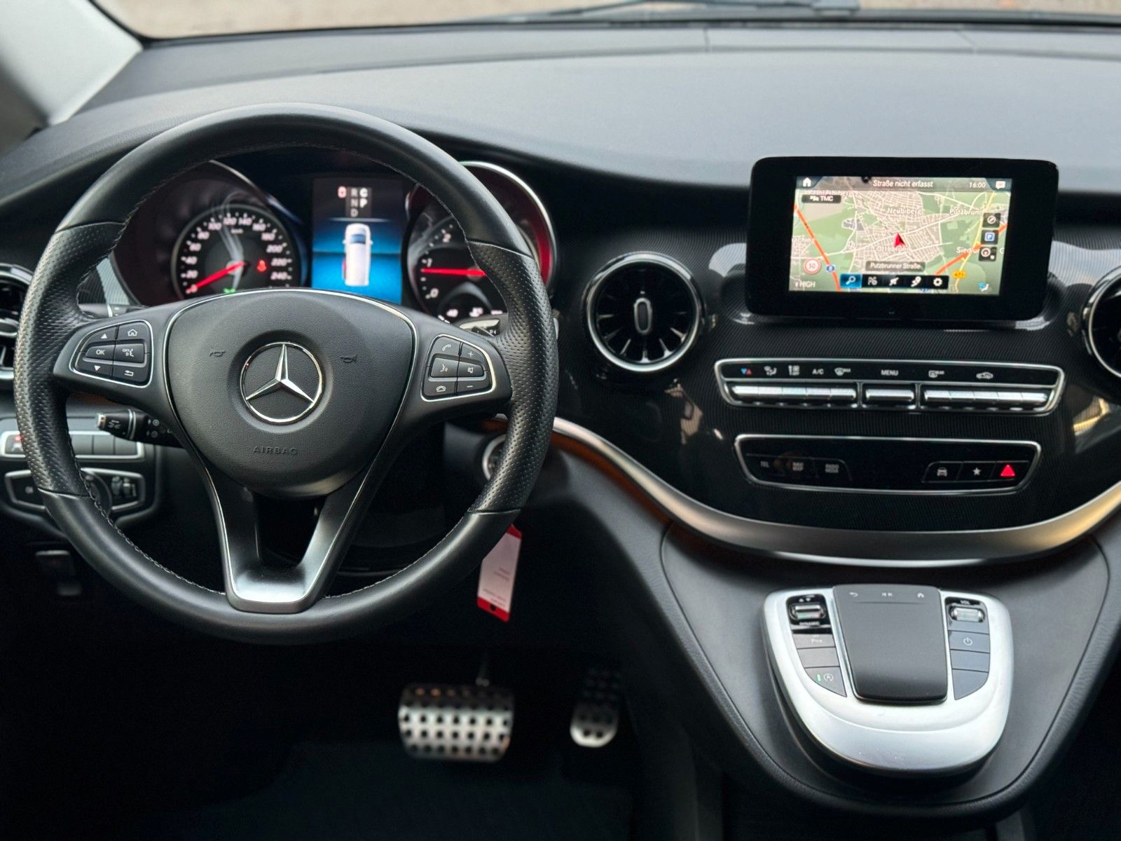 Mercedes-Benz V 300 d EDITION - Samsaru's Car Outlet