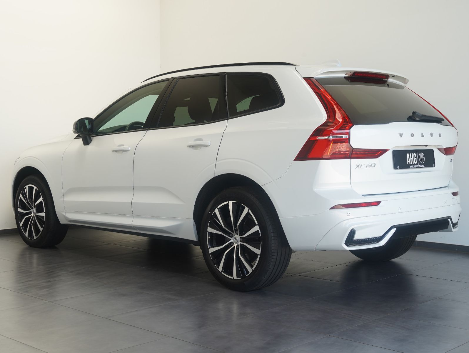 Volvo XC60 B4 B Plus Dark LED/NAVI/PILOT/ACC/KAMERA