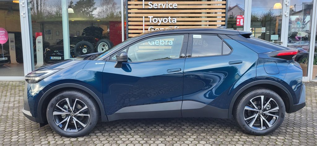 Toyota C-HR 1.8 Hybrid - Samsaru's Car Outlet
