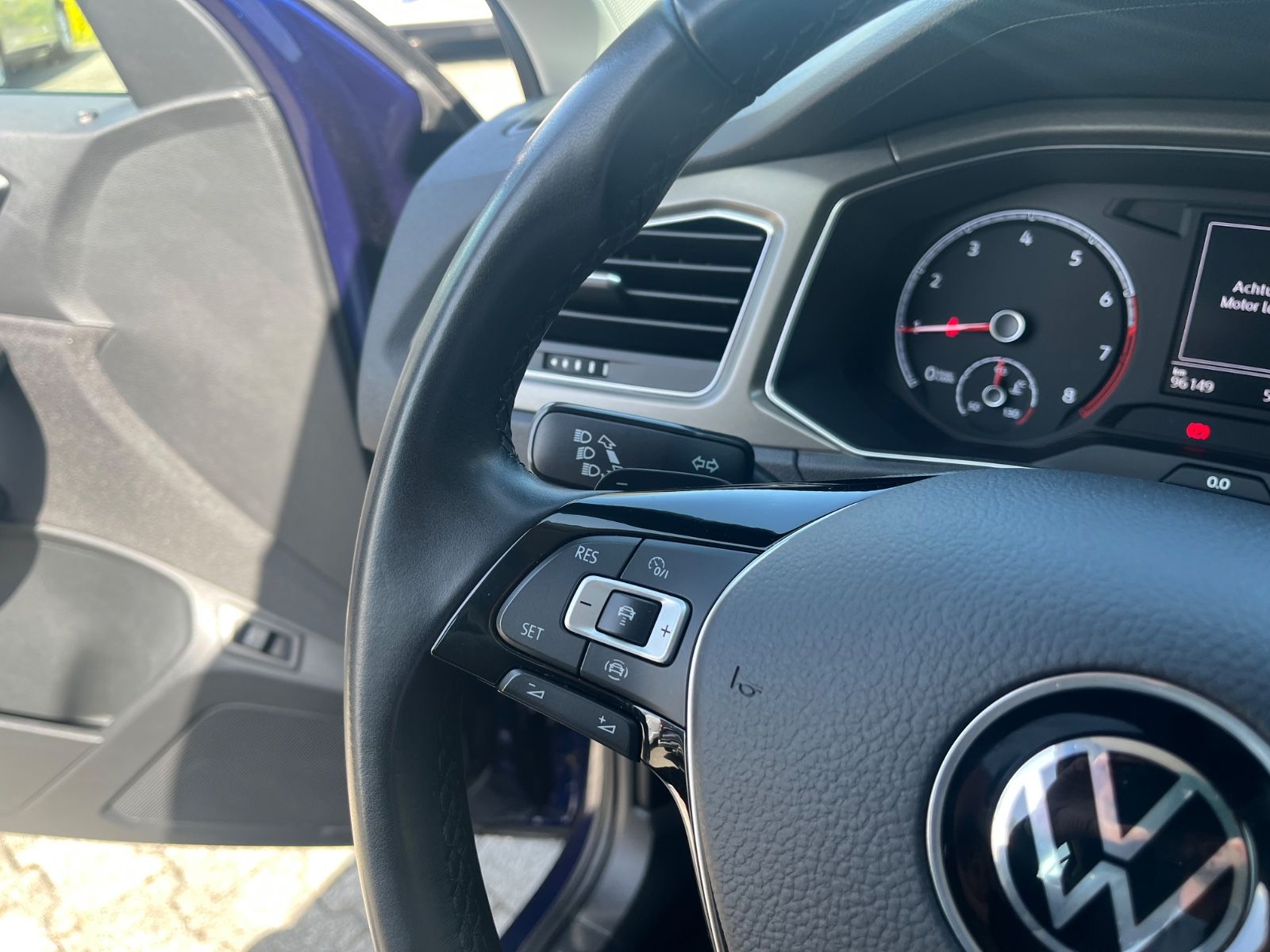 Volkswagen T-Roc 1.5 TSI Style - Samsaru's Car Outlet