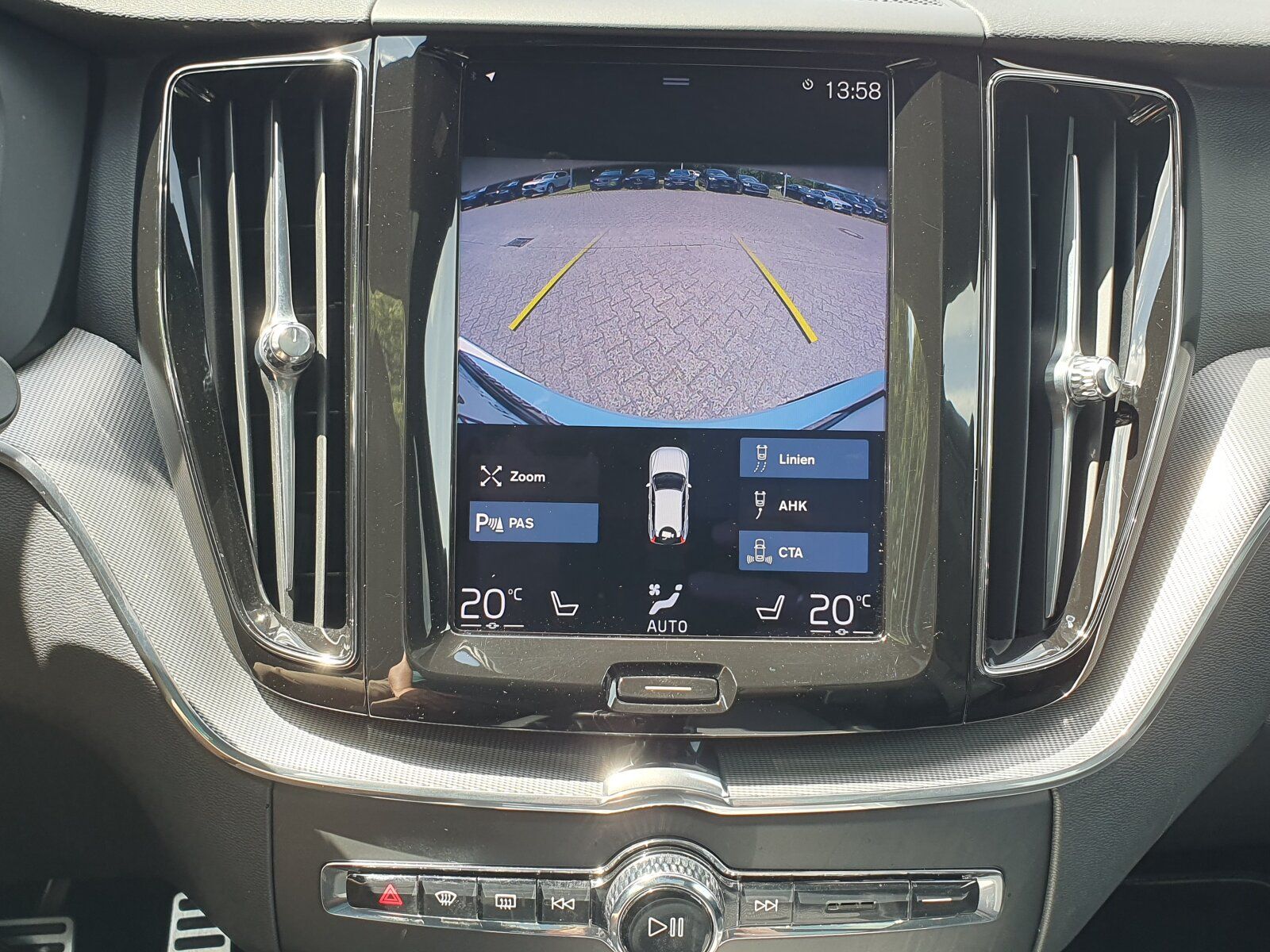 Volvo XC60 T6 Twin Engine AWD R Design - Samsaru's Car Outlet