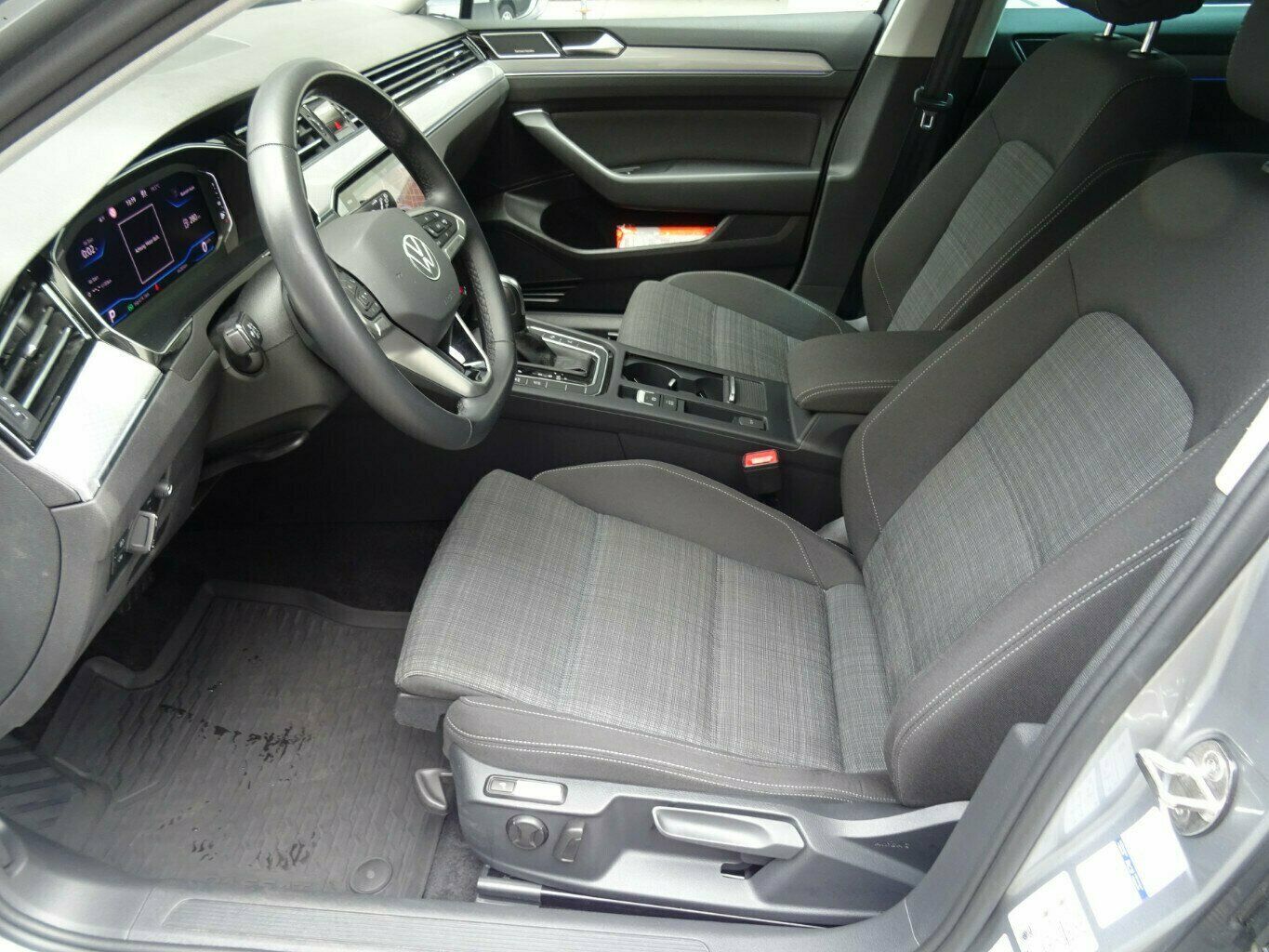 Volkswagen Passat Variant 2.0 TDI Autom - Samsaru's Car Outlet