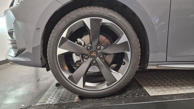 Seat Leon Sportstourer 1.5 eTSI Navi/ AHK/ Beats/ ...