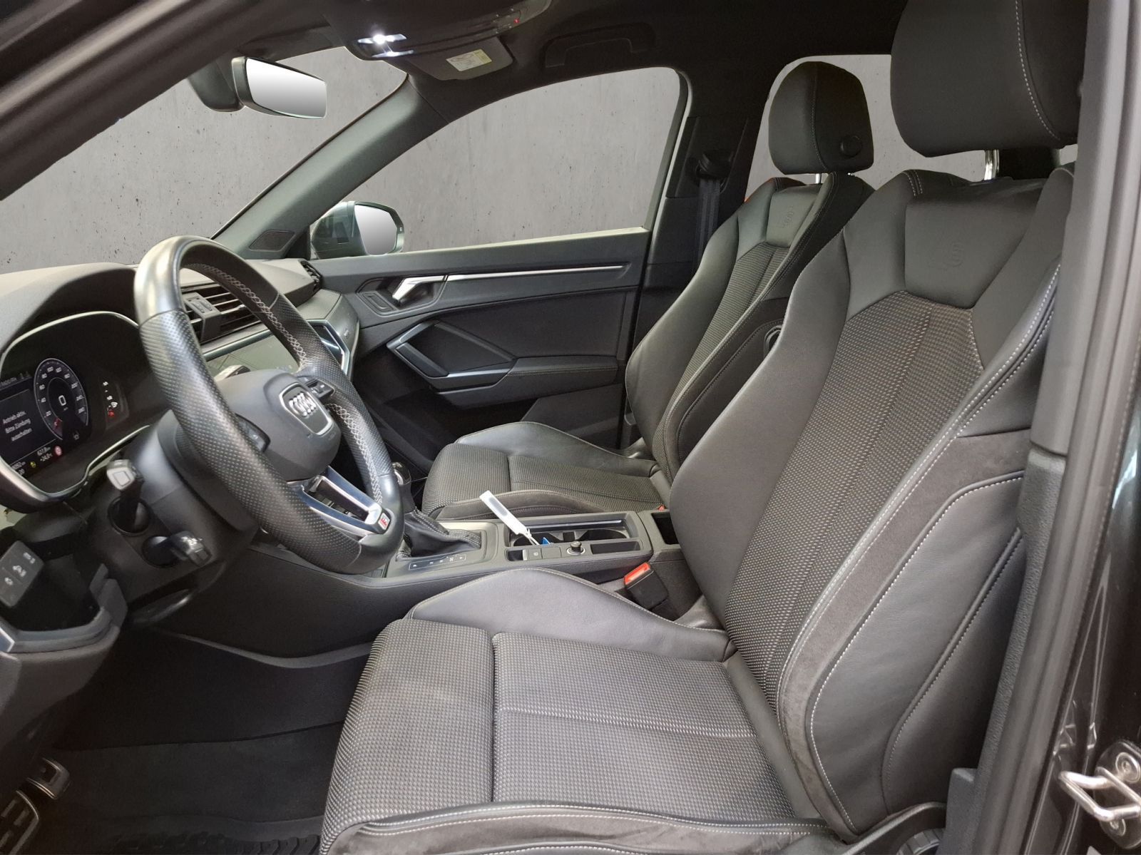 Audi Q3 S line 45 TFSI quattro - Samsaru's Car Outlet