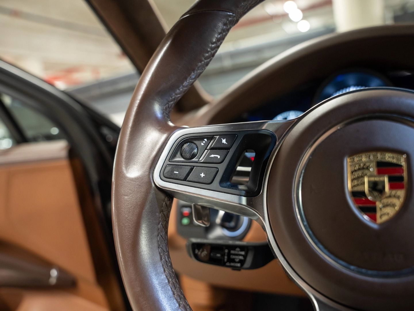 Porsche Cayenne E-Hybrid PDCC BOSE Surround View 18-Wege