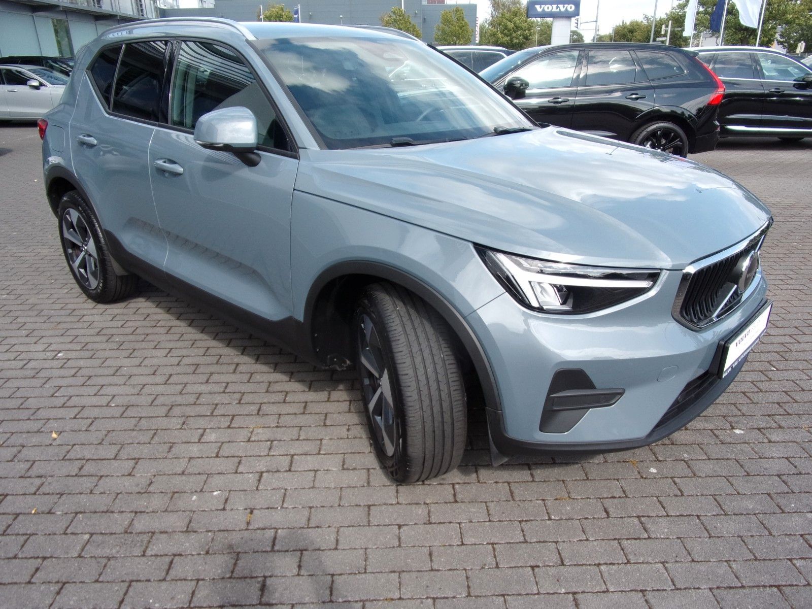 Volvo XC 40 B3 Core 2WD - Samsaru's Car Outlet