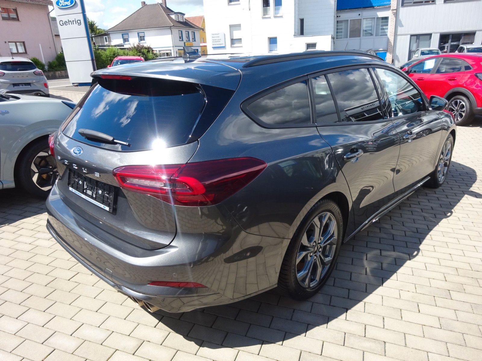 Ford Focus Turnier ST-Line X Autom AHK iACC HuD