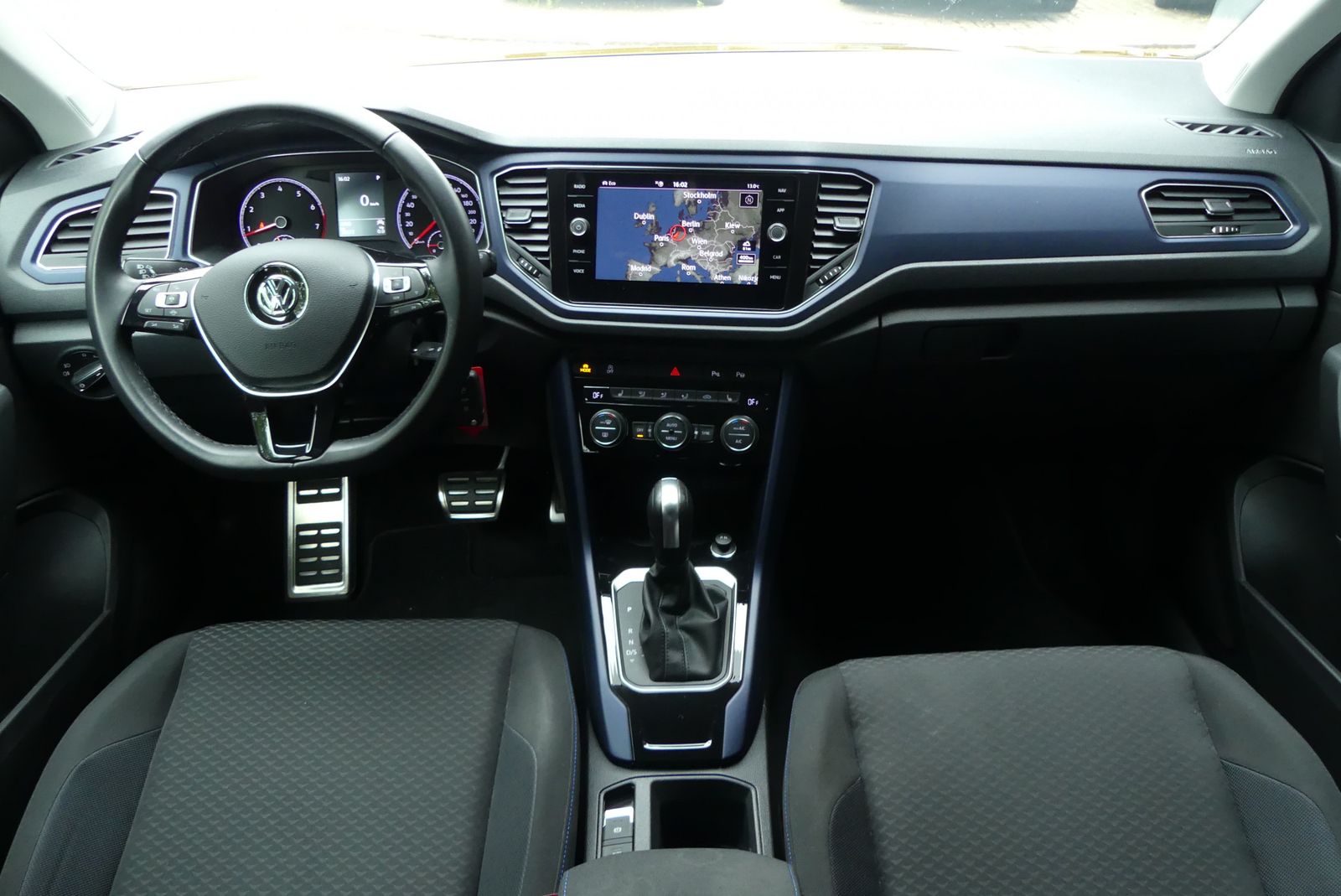 Volkswagen T-Roc United 1.5TSI - Samsaru's Car Outlet