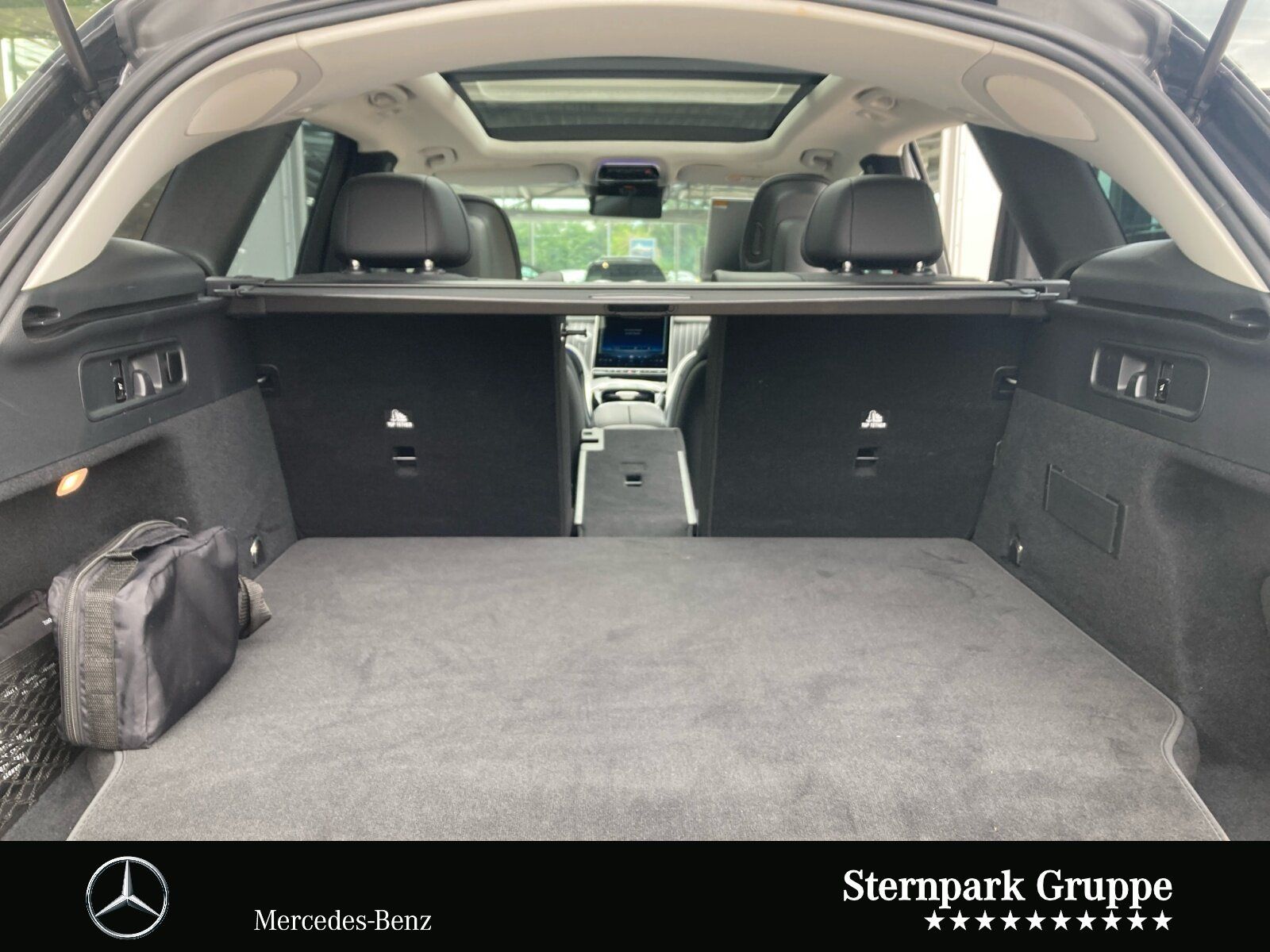 Mercedes-Benz GLC 300 e 4M AMG Premium Plus +AHK+Pano+DIST+20"